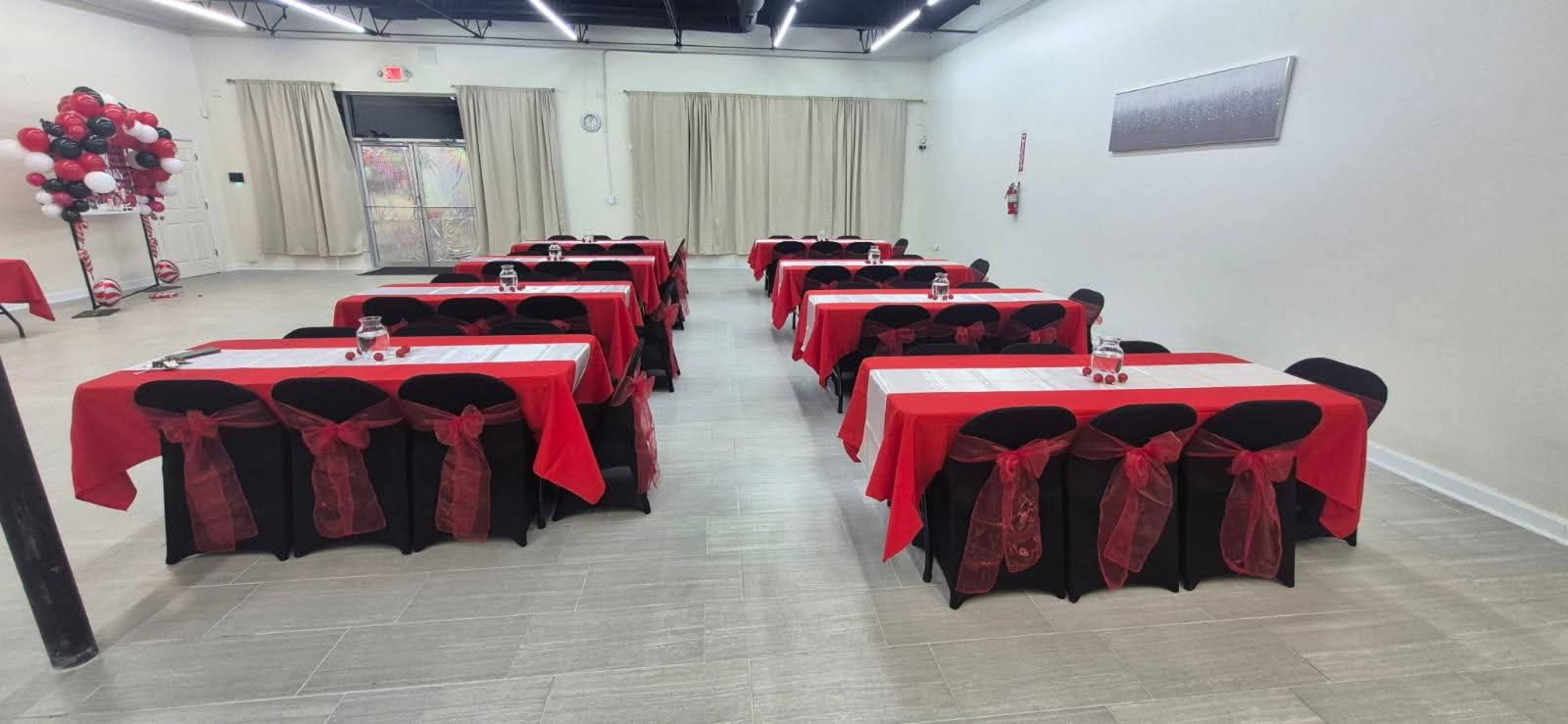 Glenwood spacious open concept venue. Image in Bloom Township, Glenwood, IL