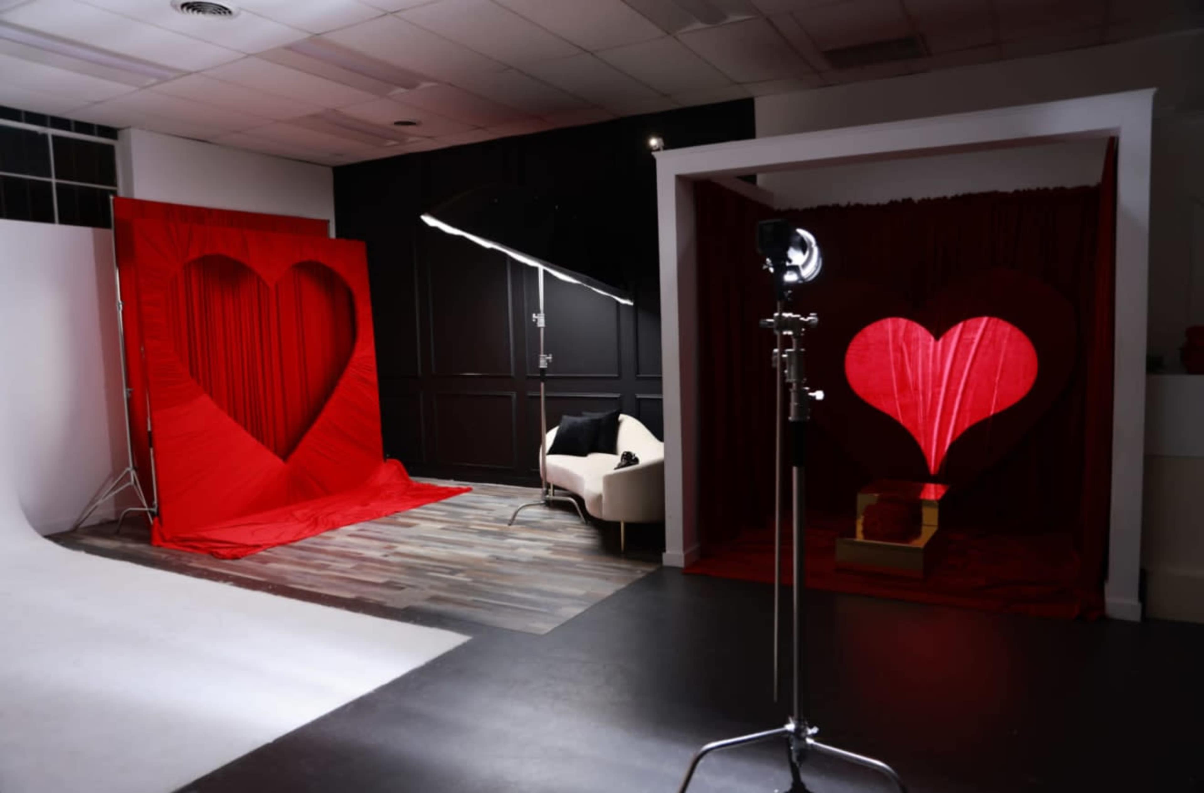 Photo/Video Studio Image in Marlow Heights, Temple Hills, MD