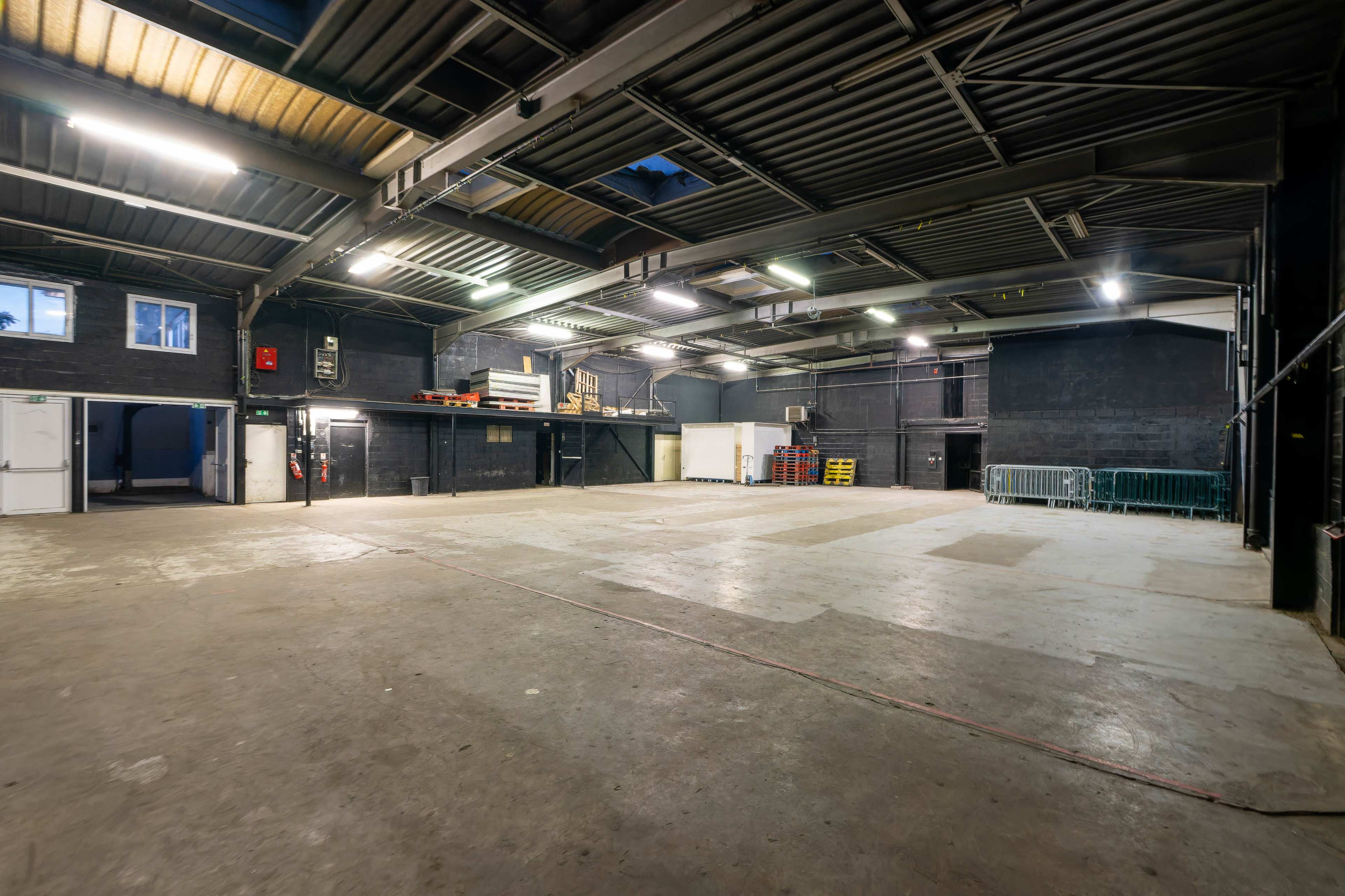 Studio de production spacieux en zone isolée Image in , Argenteuil