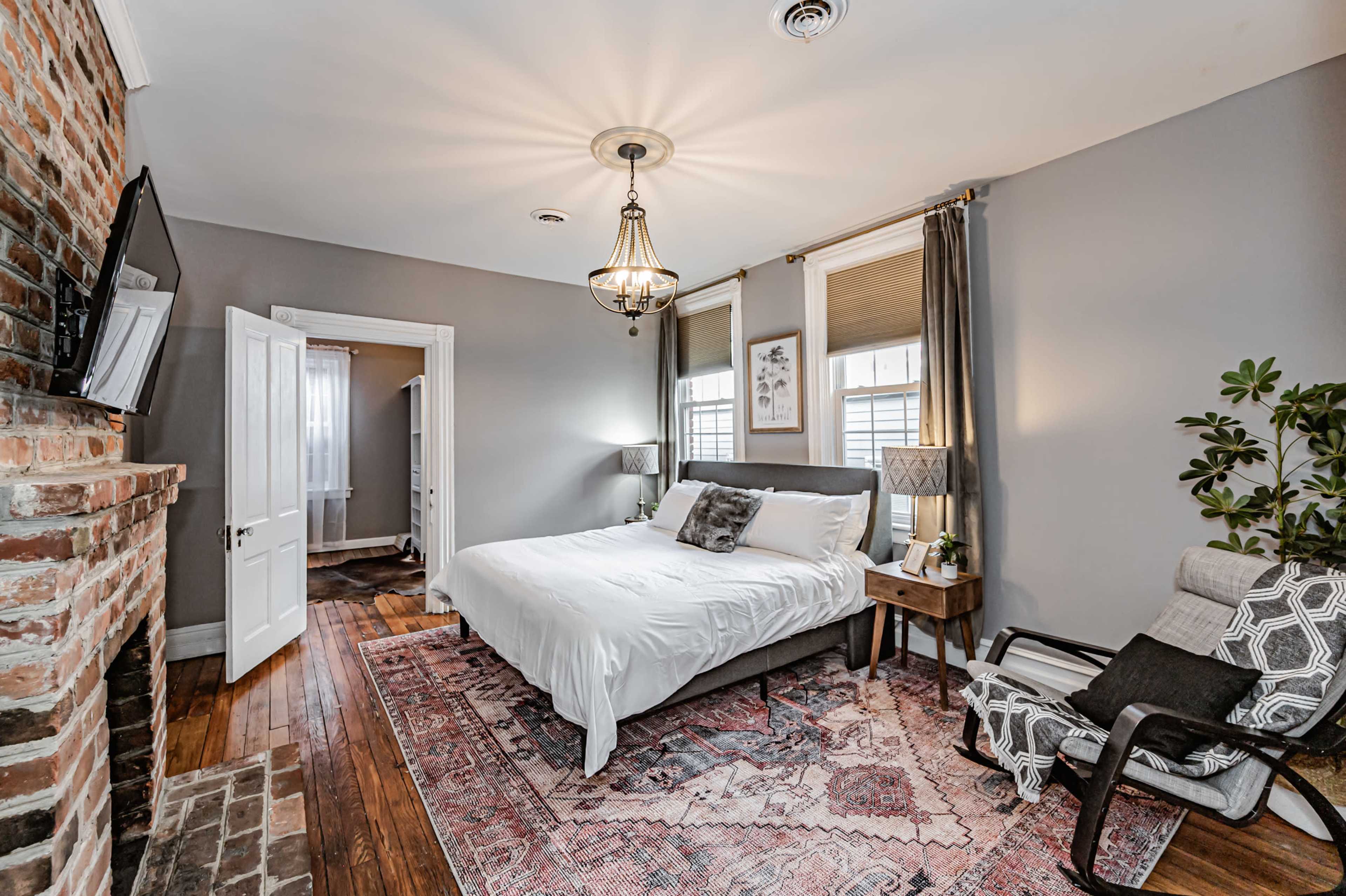 Historic Rowhouse Oasis, 2 blocks to VCU Image in Downtown, Richmond, VA