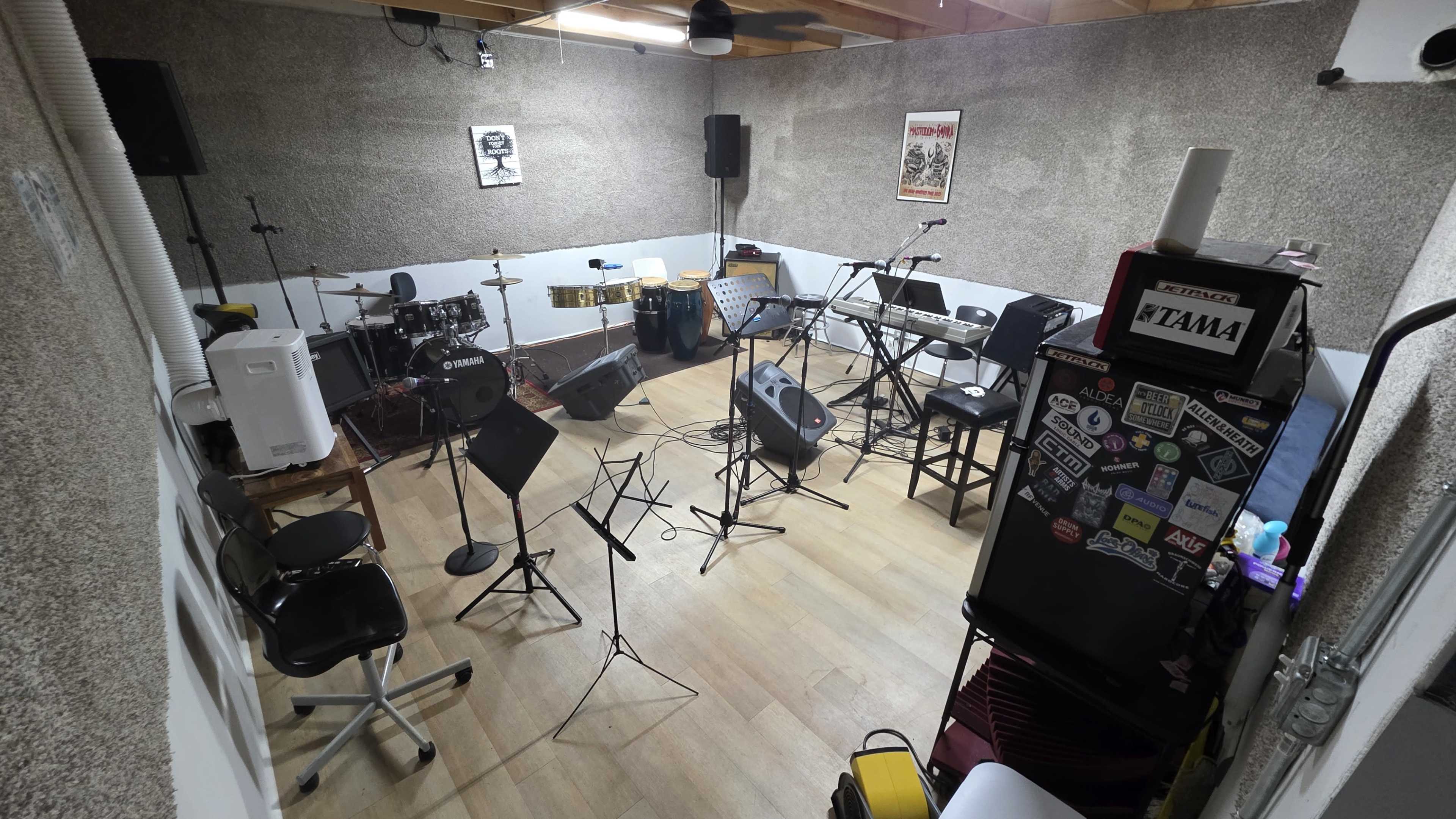 Rehearsal studio on Beltway 8 and 290. (NORTHWEST AREA) Image in Carverdale, Houston, TX