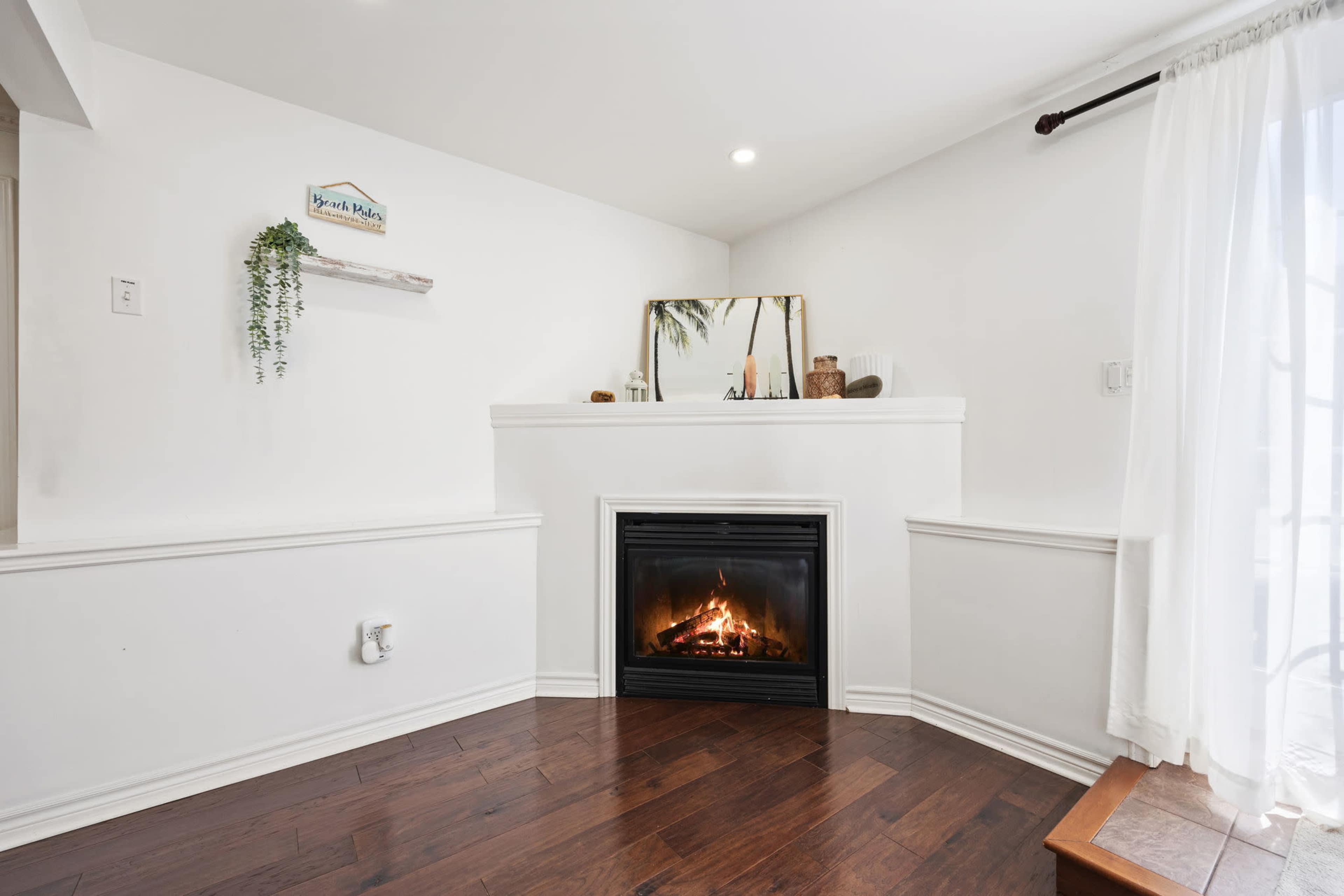 The Nautical Nook   |    Luxury Beach House Image in Hamilton Beach A, Hamilton, ON