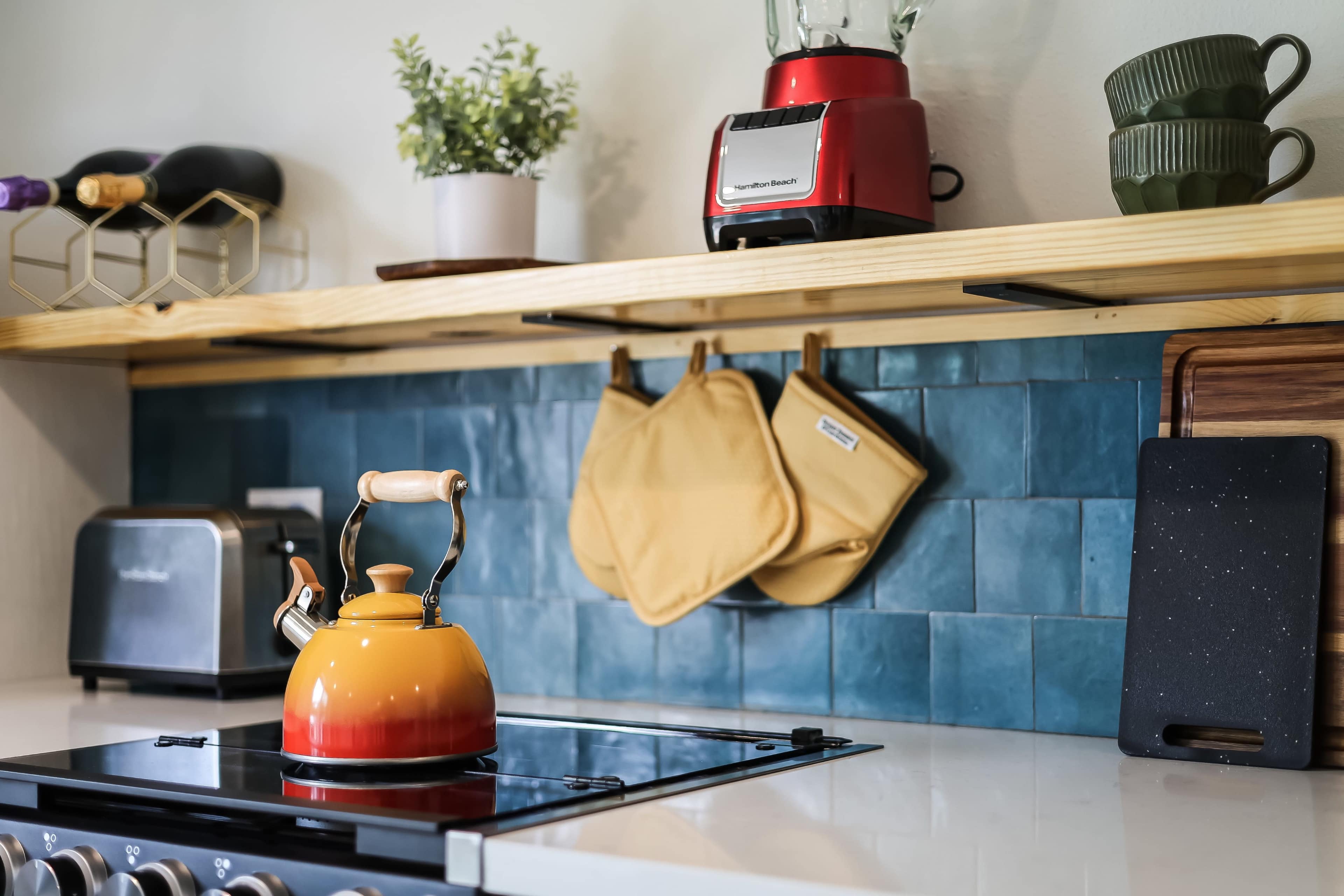 Summer camp vibes! Hill Country Oasis with fire pit and hot tubs; Perfect for small retreats Image in , Jonestown, TX