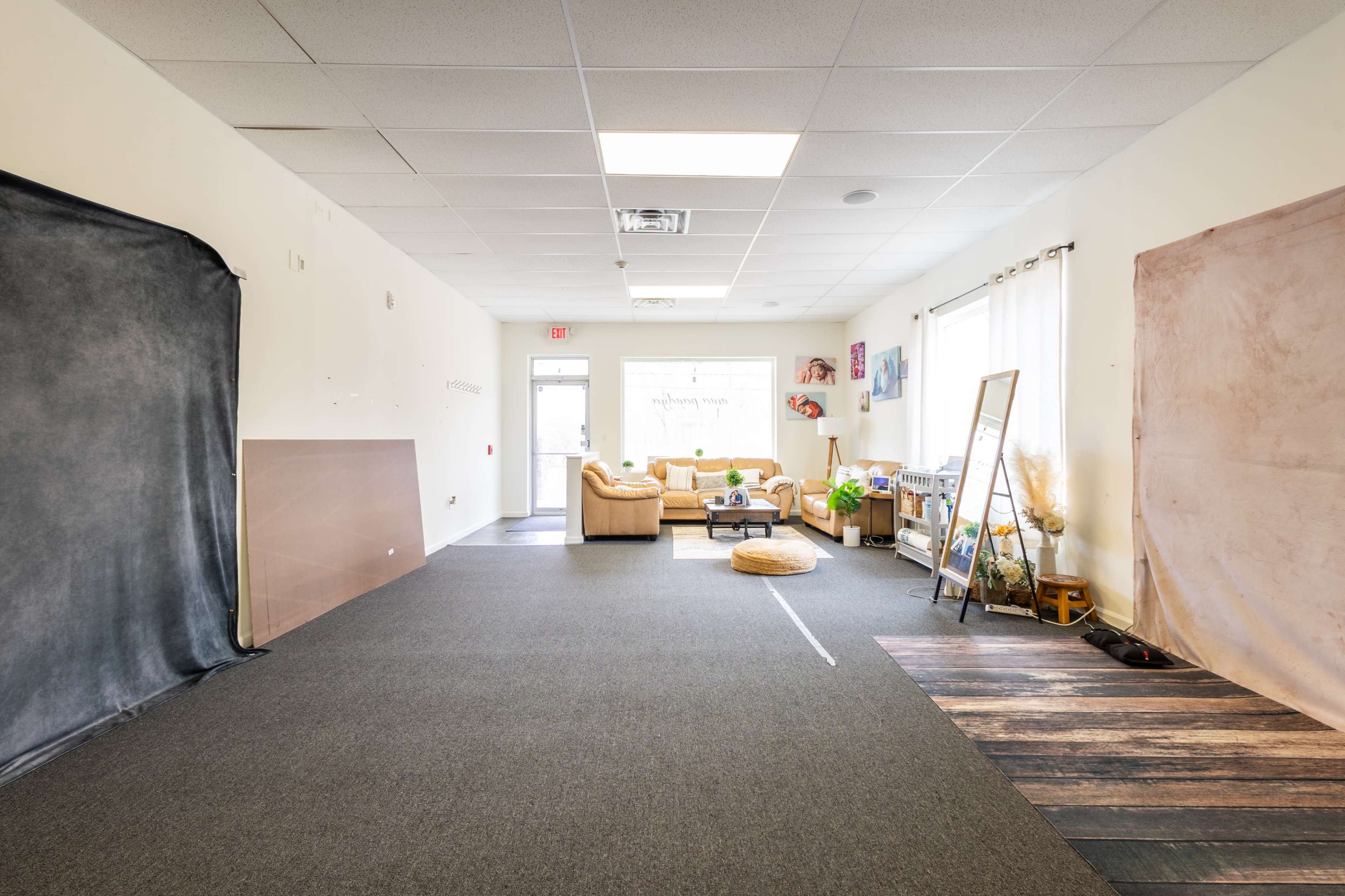 Spacious 1200 SF Studio with lots of natural light and high ceilings. Attached bathroom. Image in Windsor, Robbinsville, NJ
