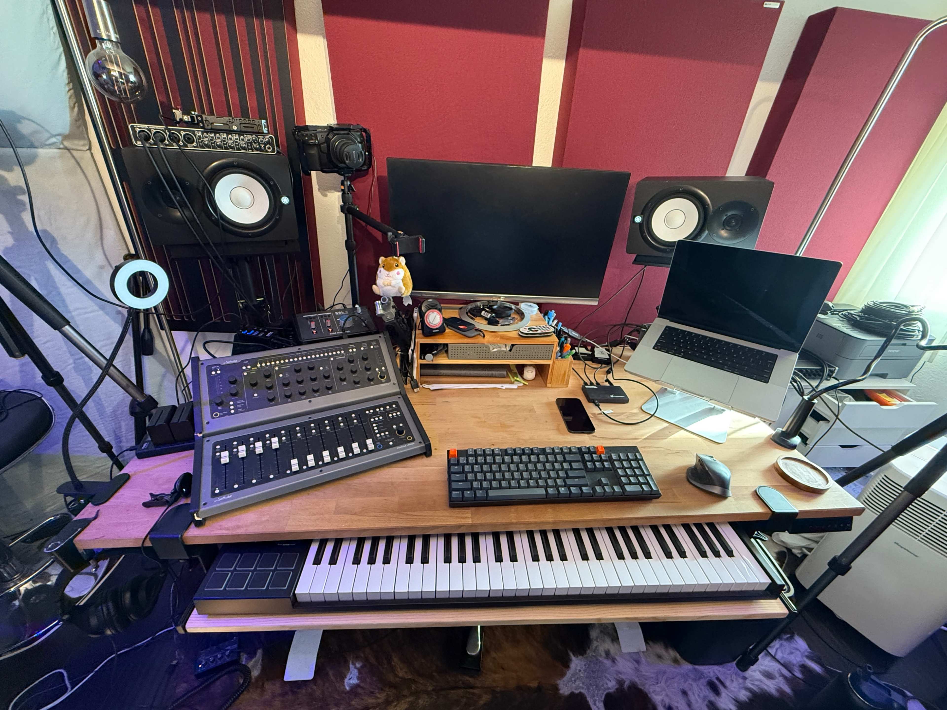Echo Park Recording Studio for Musicians, Podcasts + 4K Video Podcasts Image in Echo Park, Los Angeles, CA