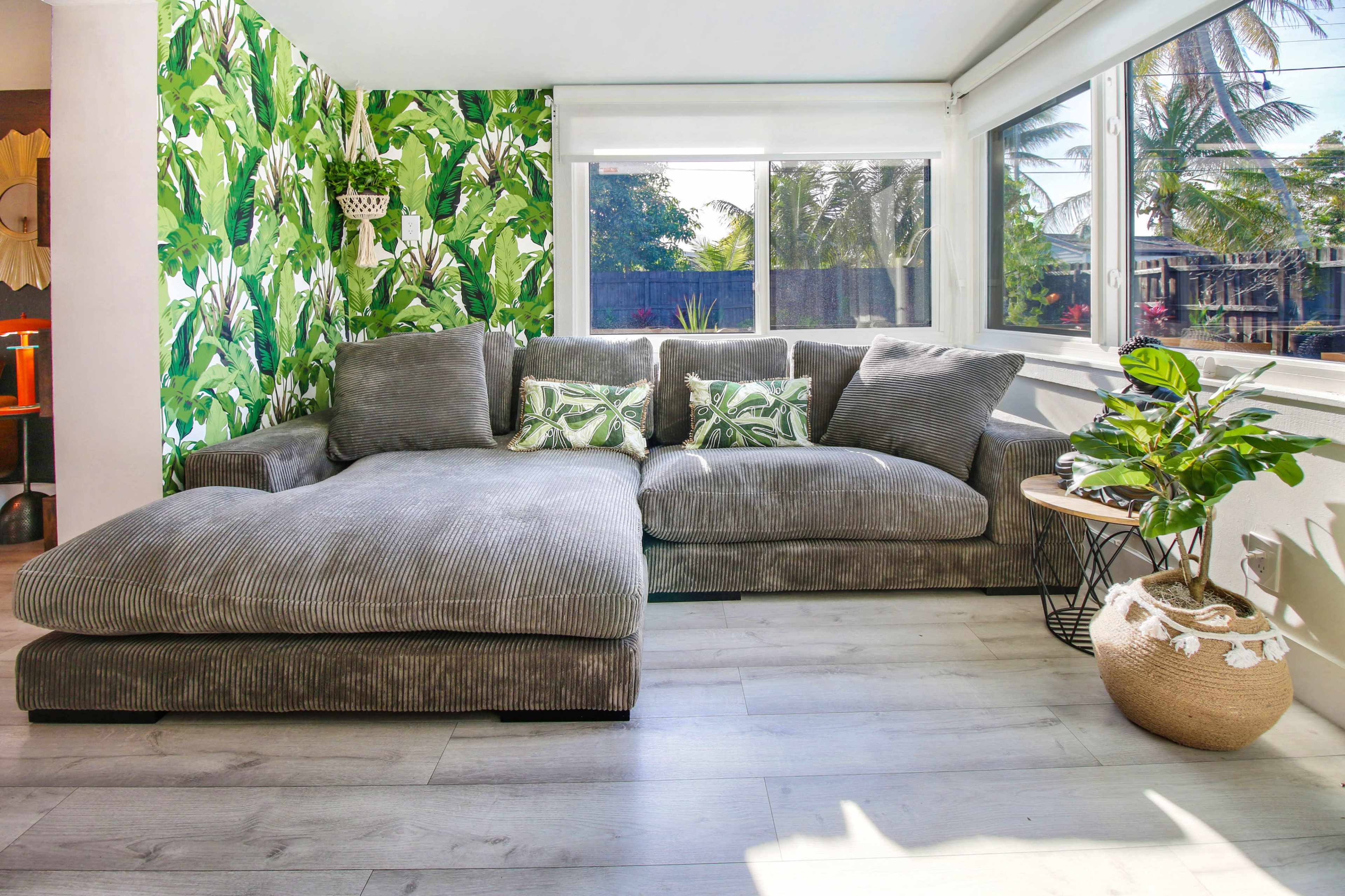 Tropical Retreat with Heated Pool – Family, Pet & Event Friendly Image in Pompano Beach, Pompano Beach, FL