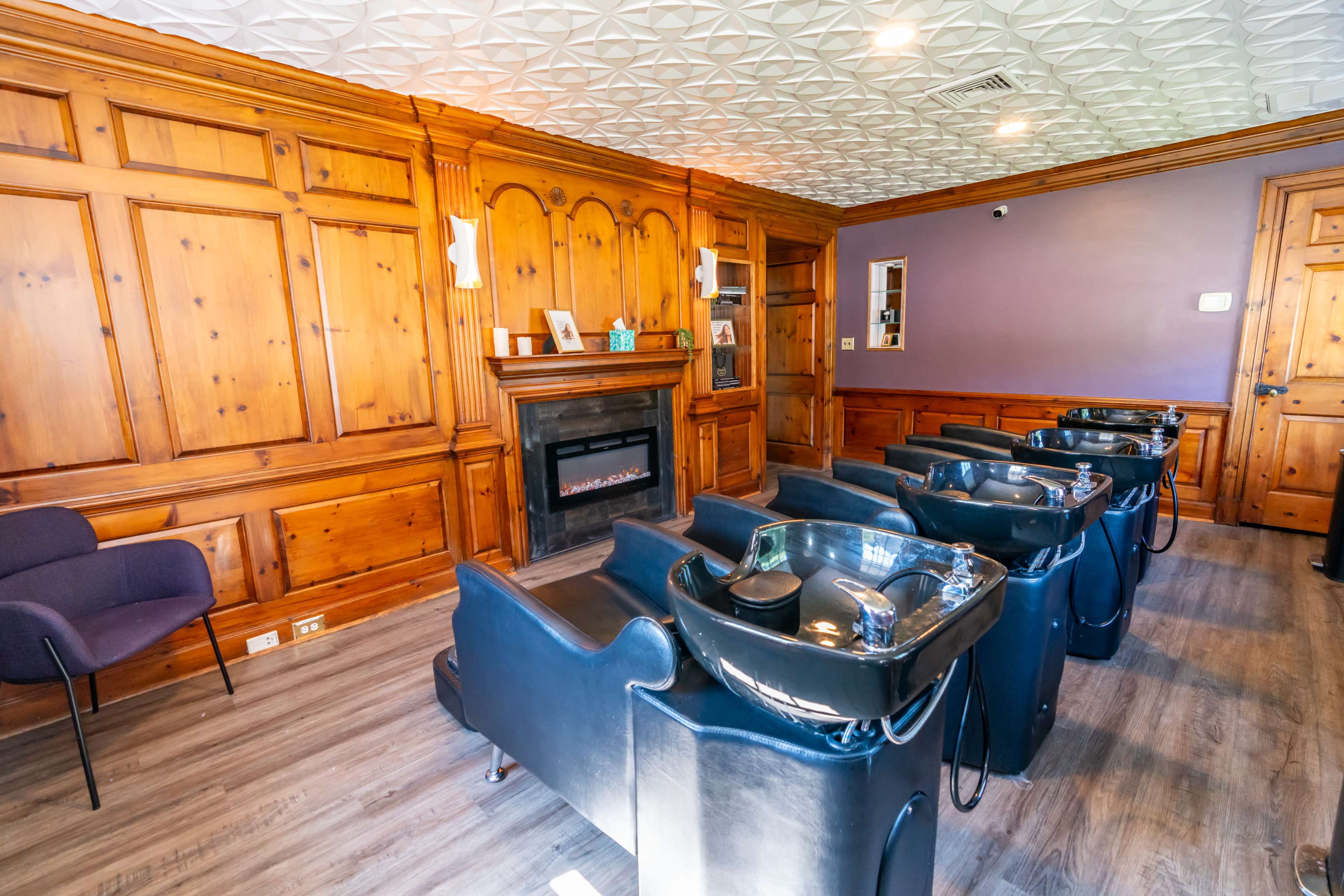 Historical building, old bank with a vault Image in Cromwell, Cromwell, CT