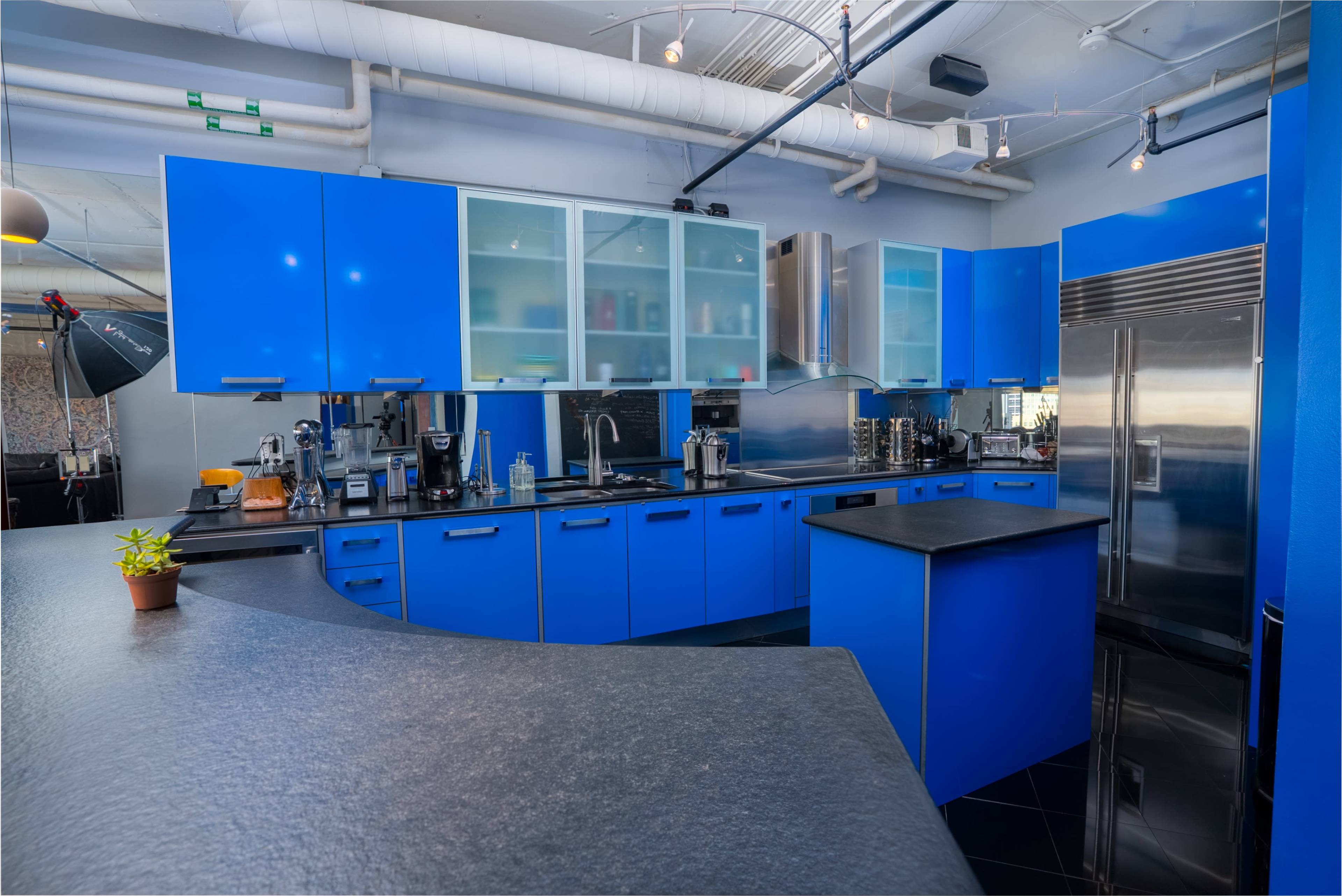 Skyline Loft Production Studio Setup, Game Lounge & Theater – Natural Light Image in Downtown Atlanta, Atlanta, GA