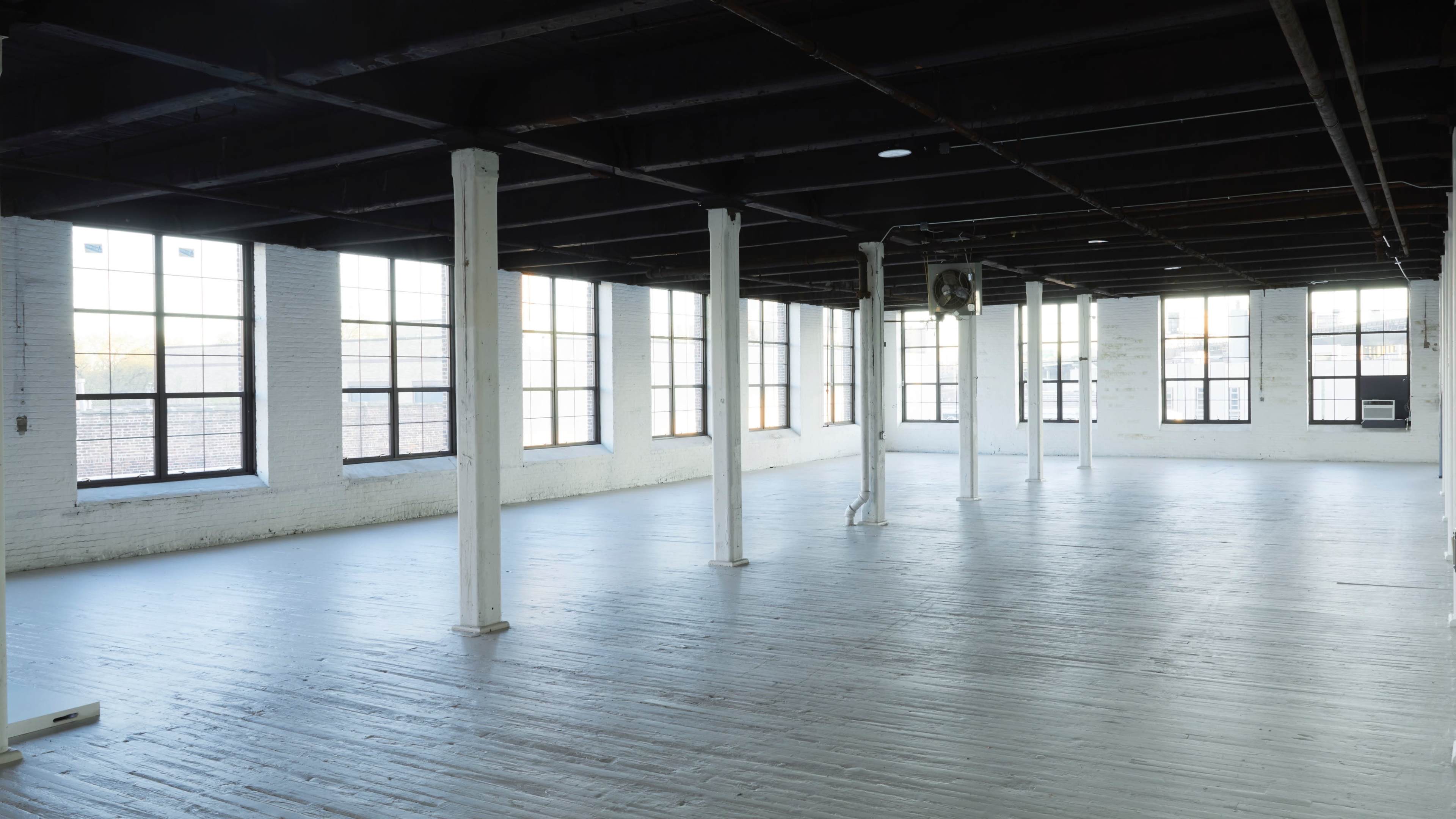 Studio Loft w/ Industrial Views - Fully Equipped Photo + Video Studio (12,000 sq ft) Image in Red Hook, Brooklyn, NY