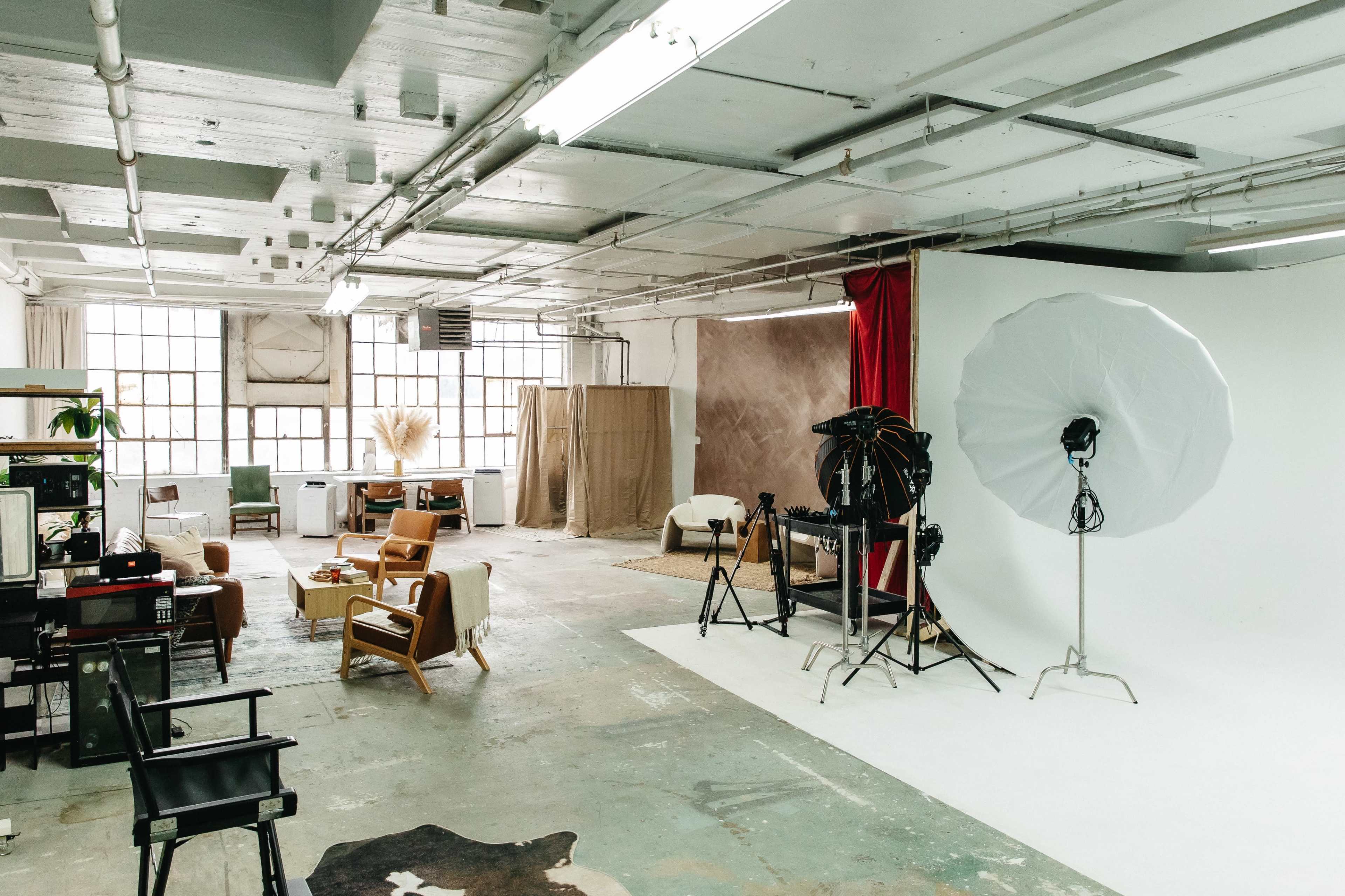 Industrial Loft with Cyc Wall & Flexible Sets Image in Dundalk, Baltimore, MD