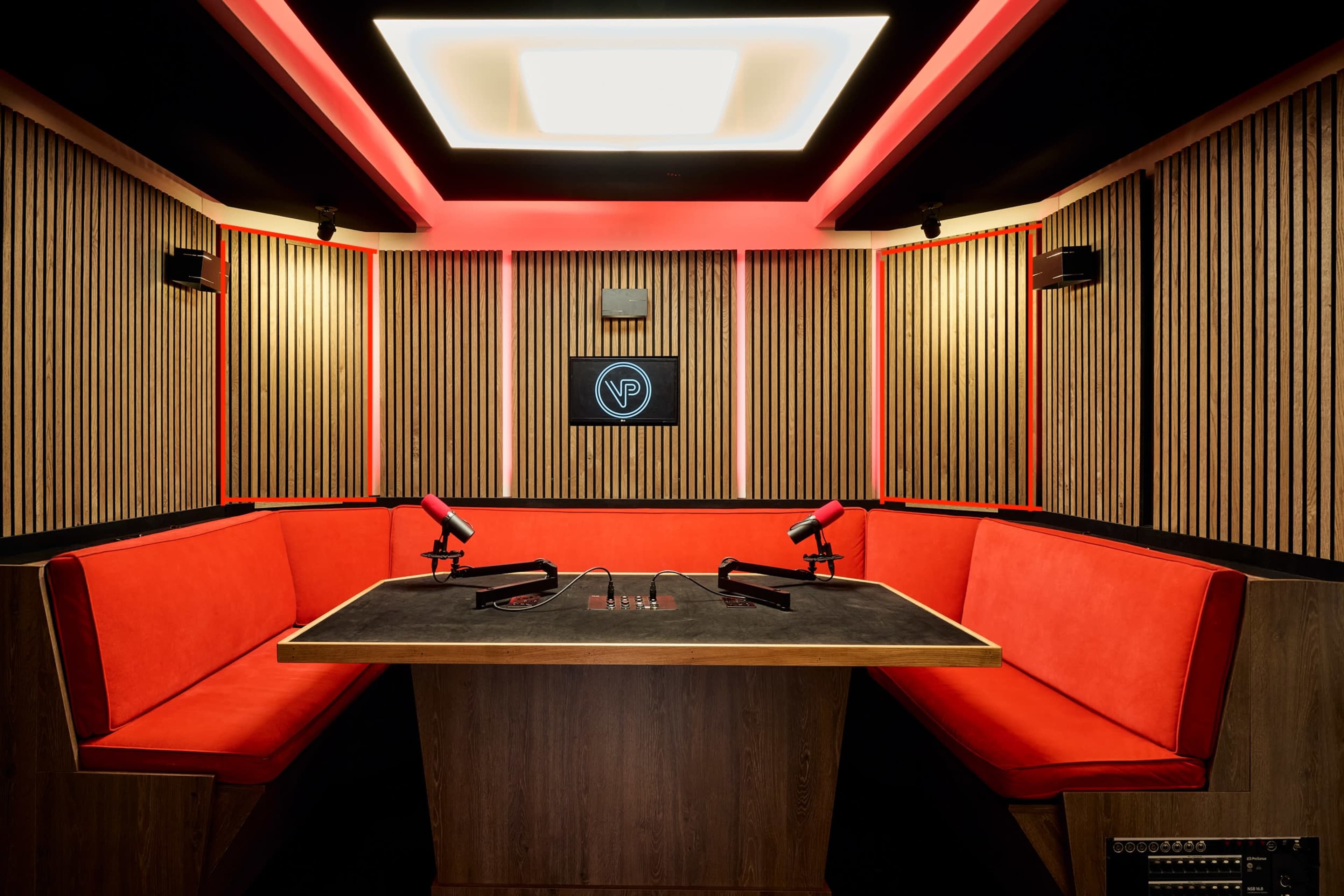 Premium London Podcast Studio Image in Fulham, London, ENG
