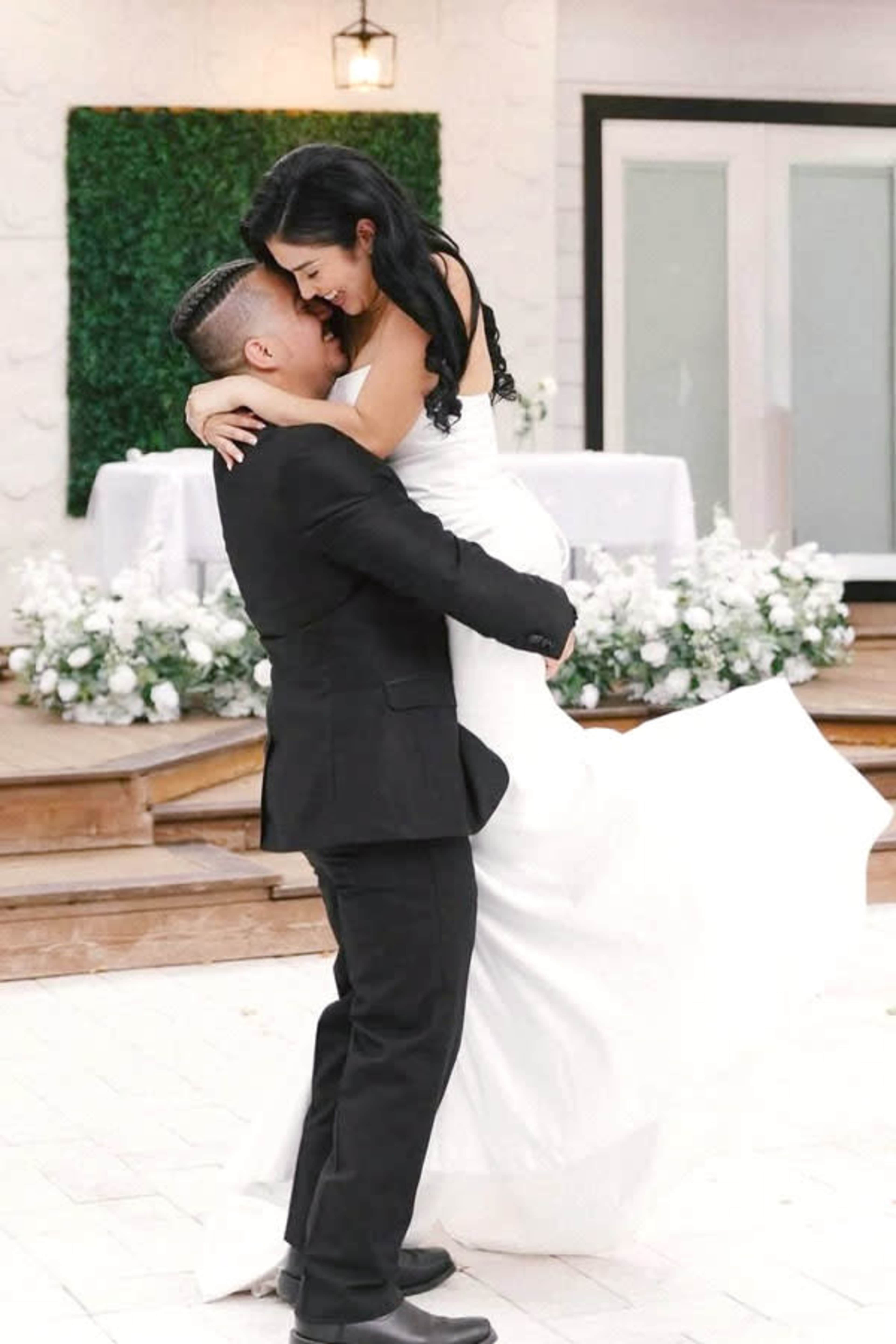 Modern Bungalow – Perfect for Events, Weddings, Babyshowers, Bridal Shower, Birthdays - More Image in Independence Heights, Houston, TX