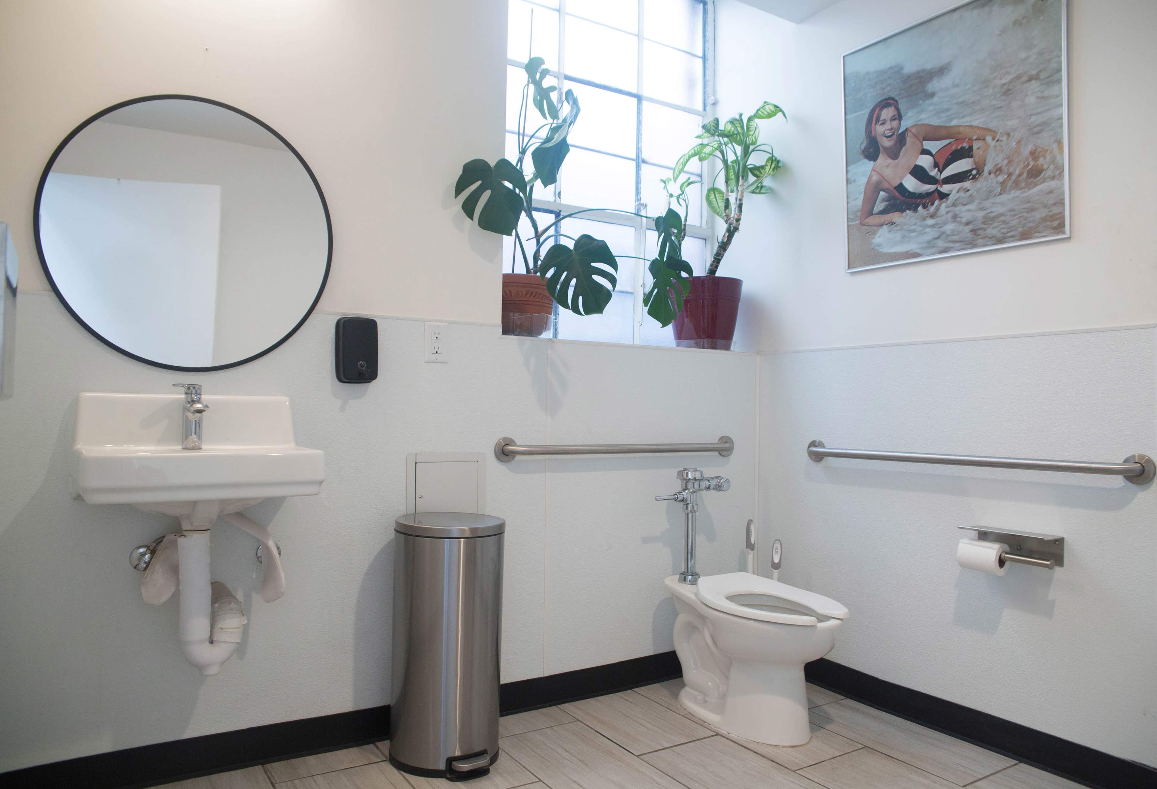 New Versatile, Spacious, Naturally Lit Photo/Video studio in West Oakland Image in West Oakland, Oakland, CA