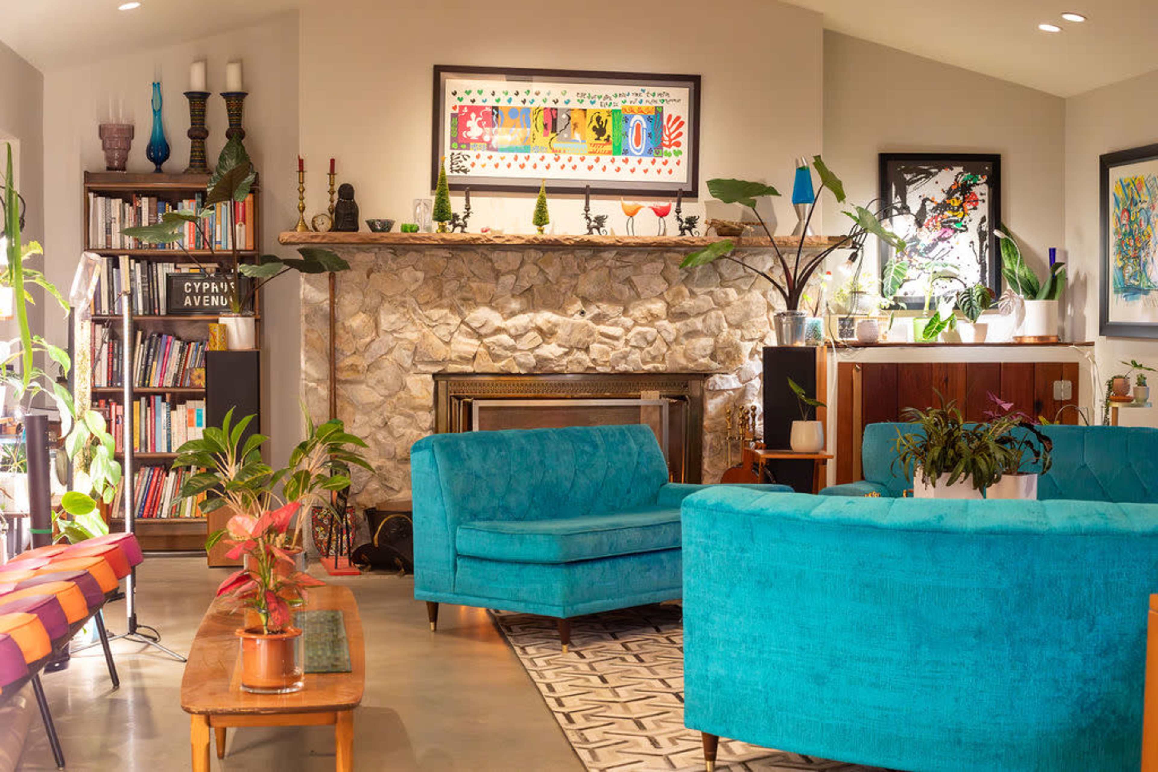 Mid-Mod Meets Urban Oasis: A Creative Space for Photo Shoots, Podcasts, Meetings, and More Image in Harvey Park, Denver, CO