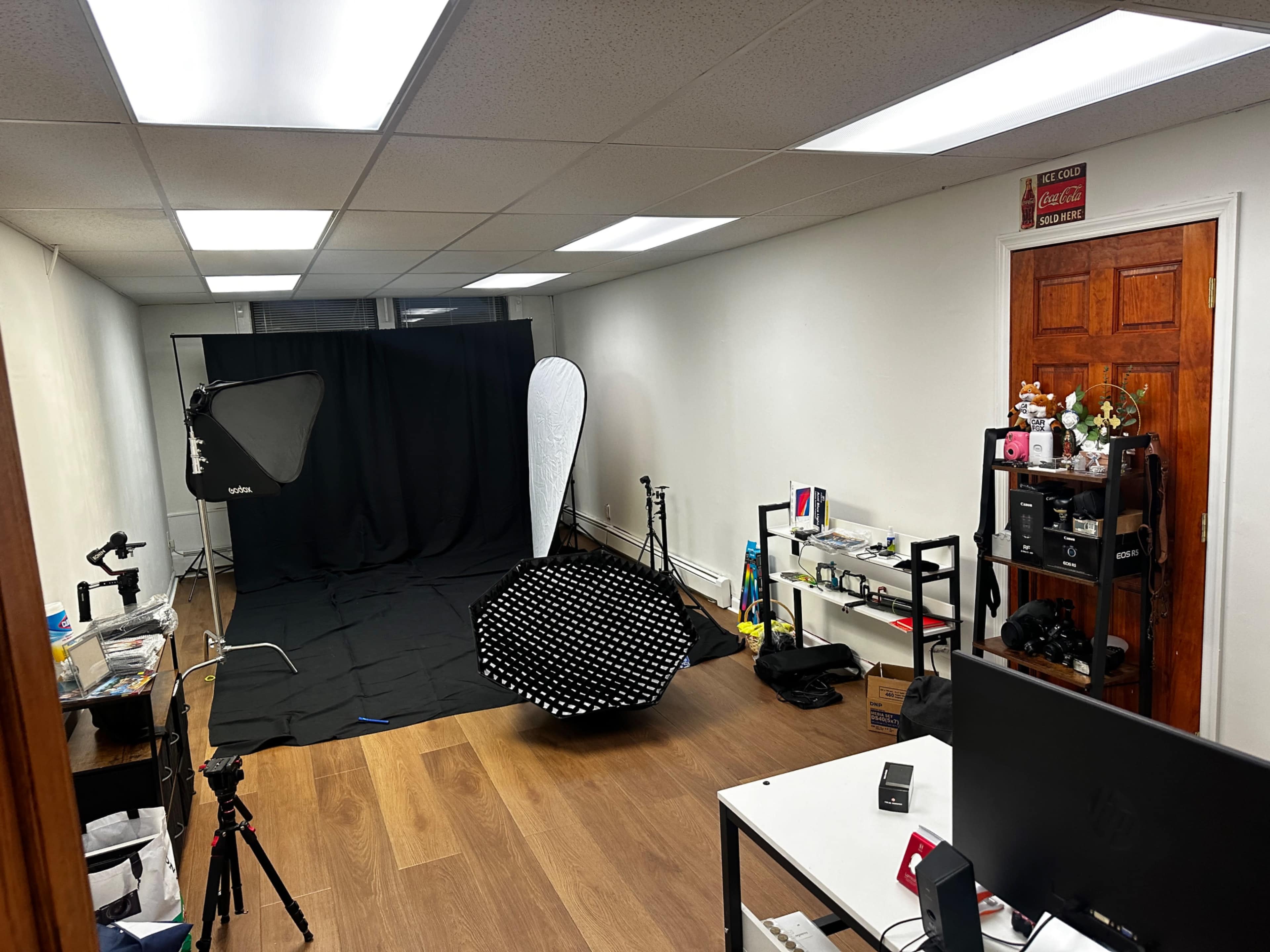 Photography Studio in Linden Downtown for creative jobs Image in Linden, Linden, NJ