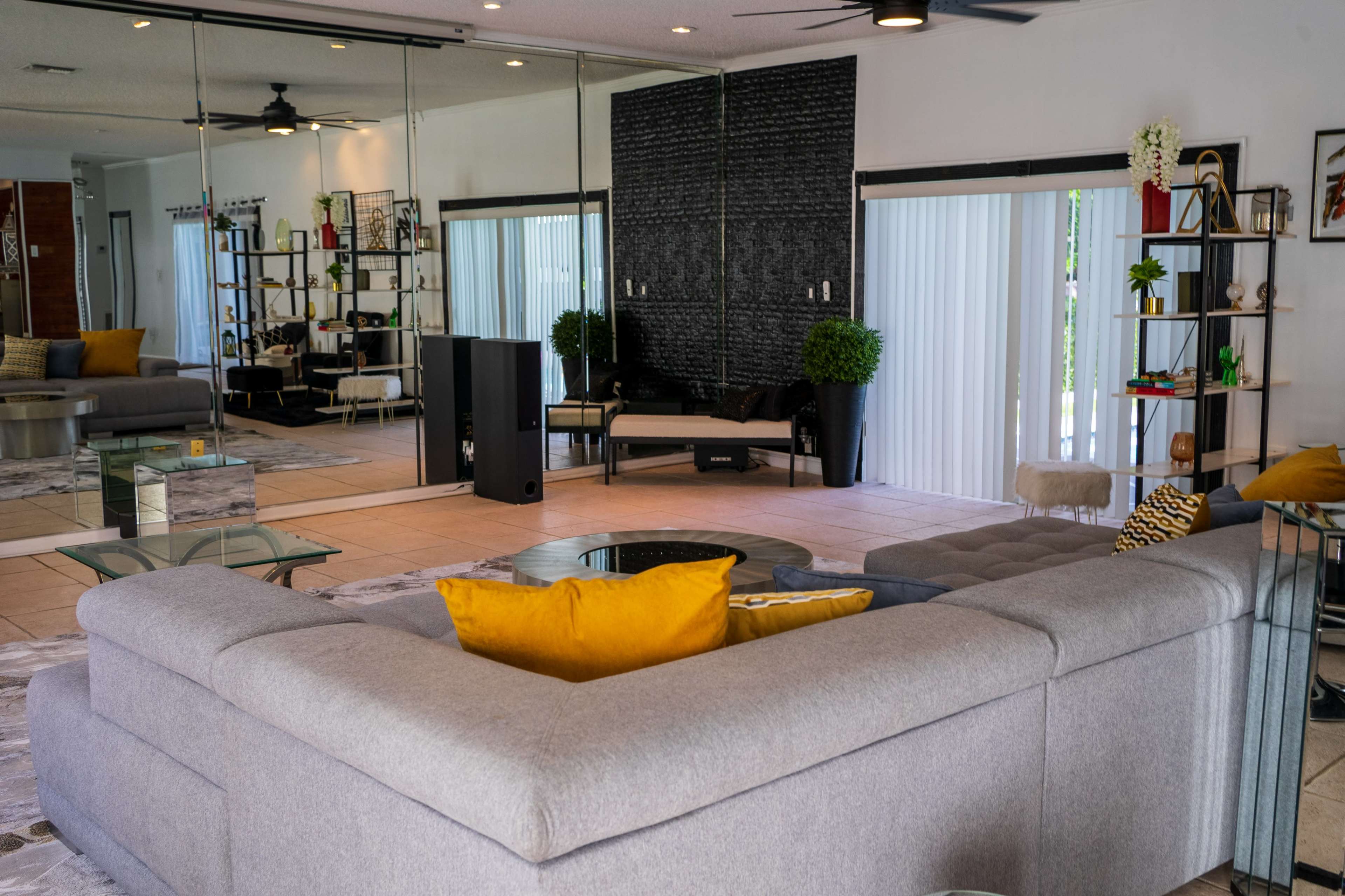 Versatile Poolside Oasis w/ Luxe Lounge, Projector, Full Kitchen Great for Large Productions Image in West Park, West Park, FL