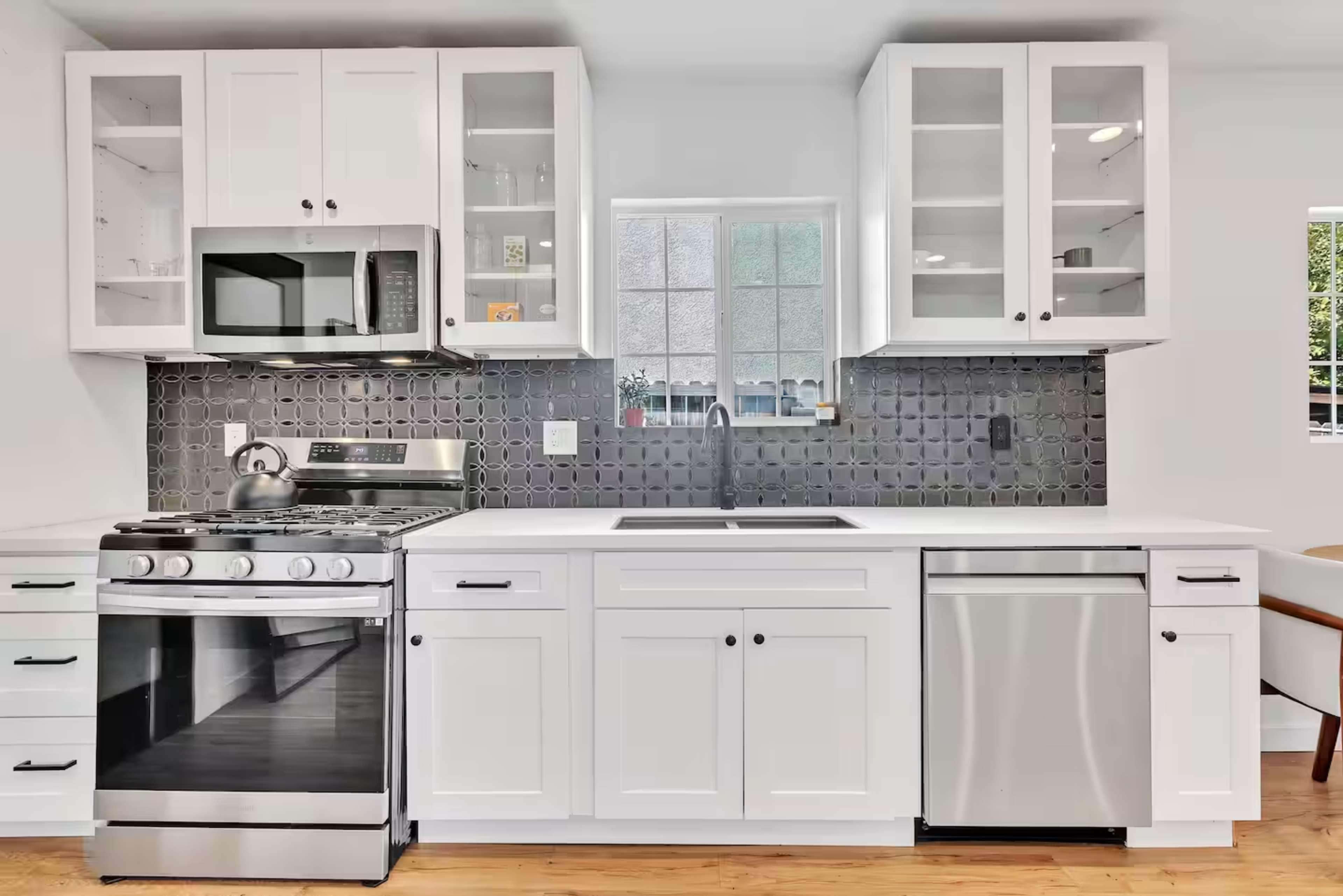 Naturally Bright & Airy - Entire home in Los Angeles Image in Northeast Los Angeles, Los Angeles, CA