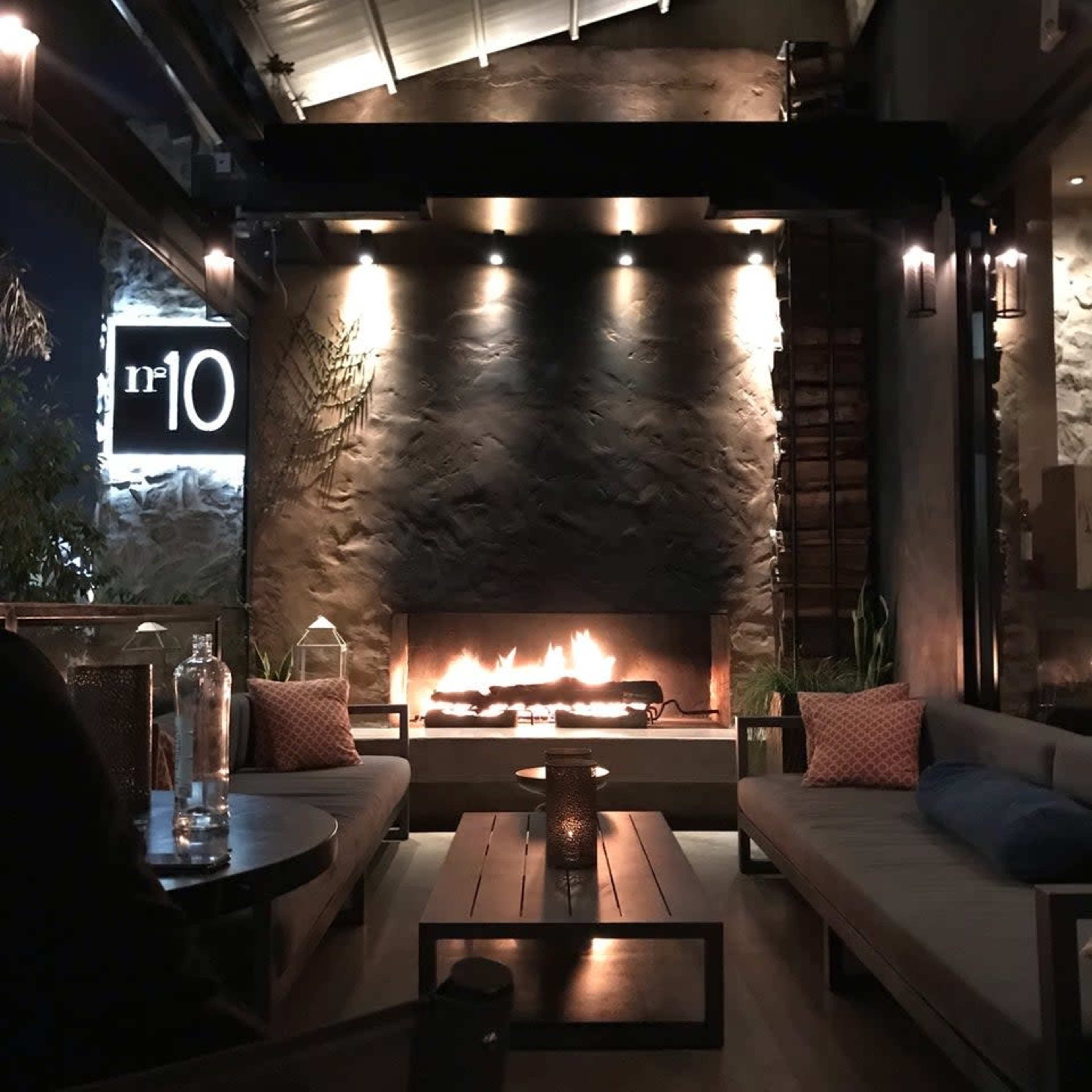 N10 Patio Image in Beverly Grove, Los Angeles, CA