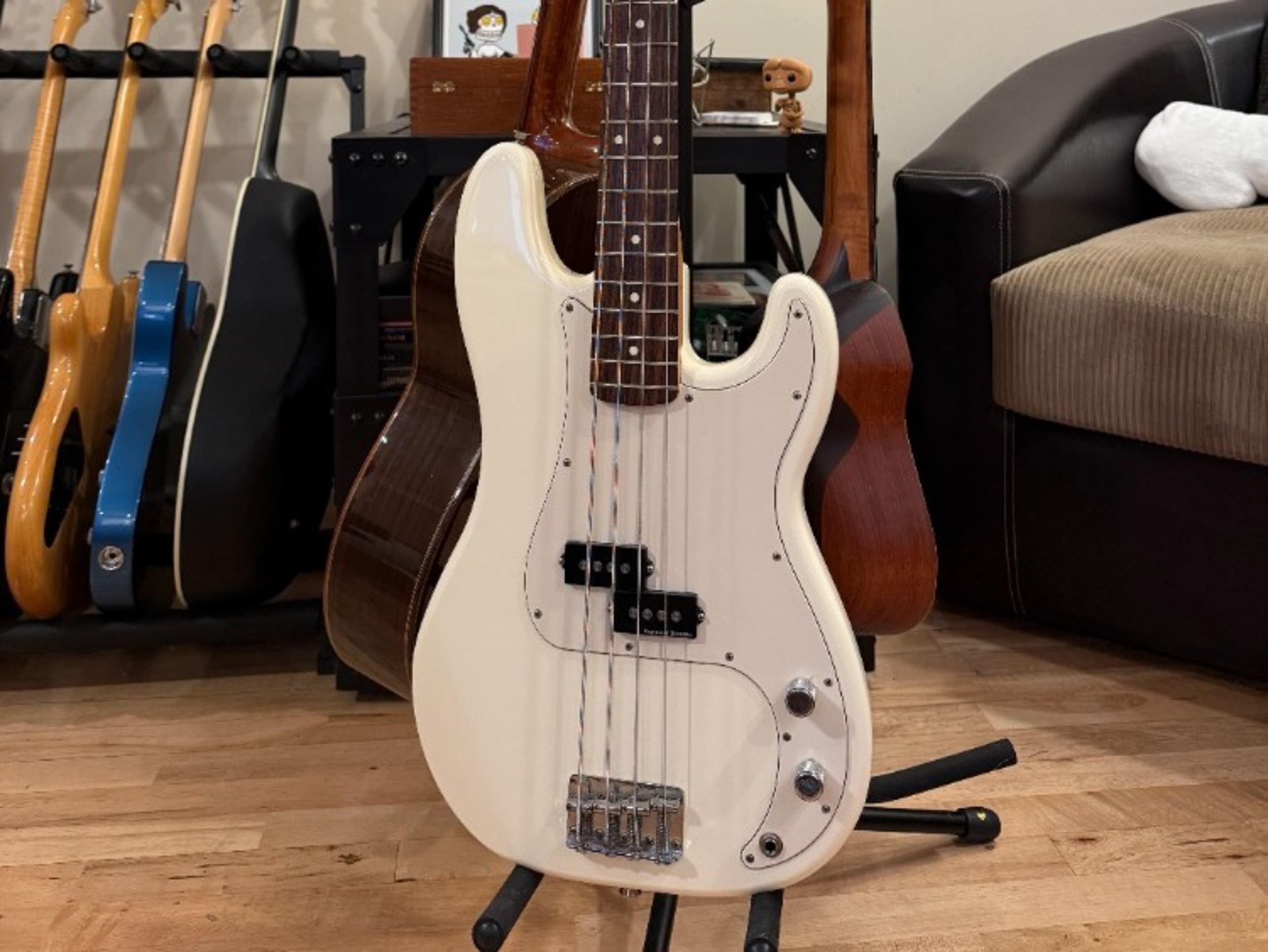 Fender P-Bass - Rental