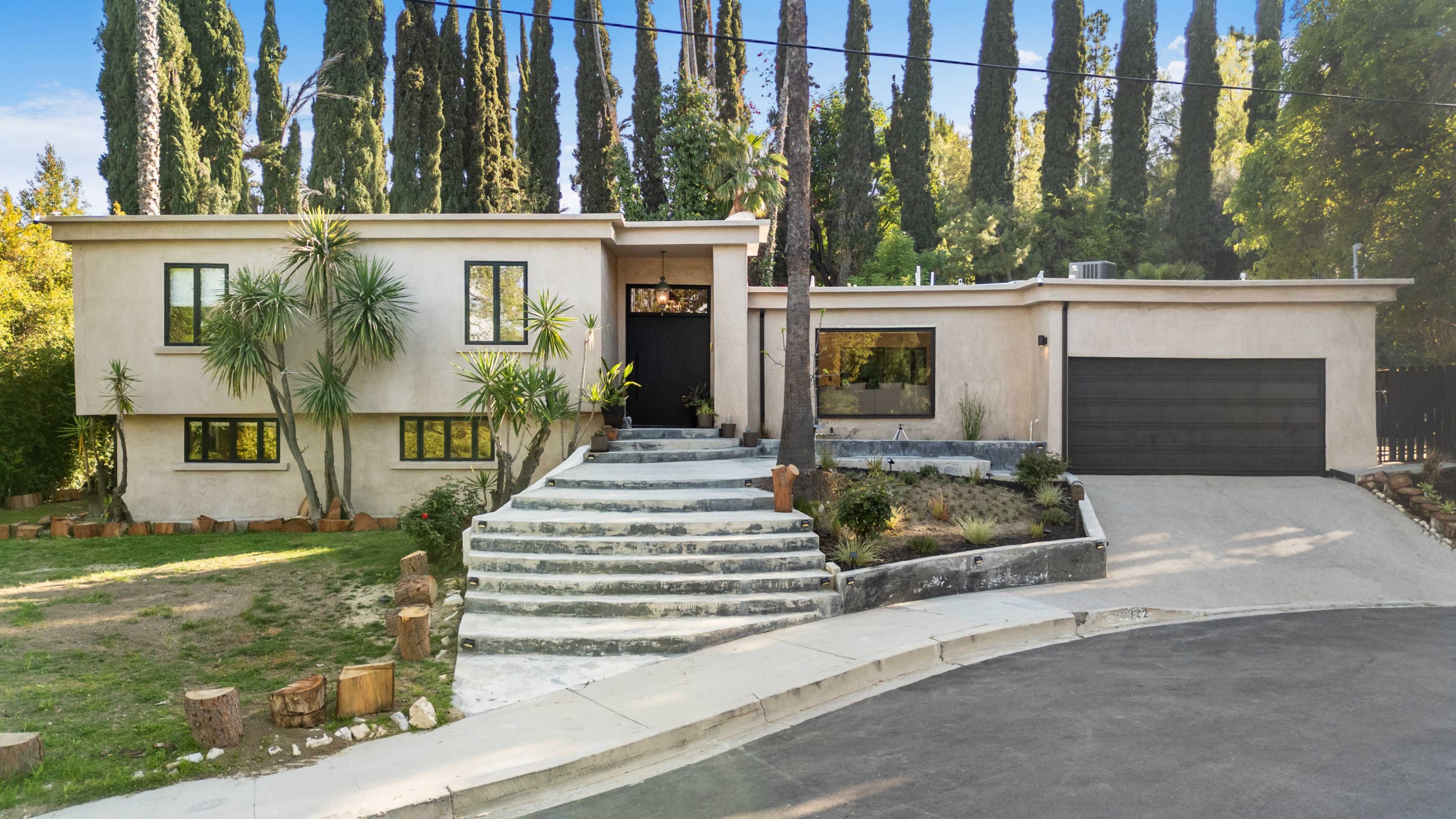 DEL CAMP VILLA LUXE RESORT VIBES IN HILLS Image in Woodland Hills, Los Angeles, CA