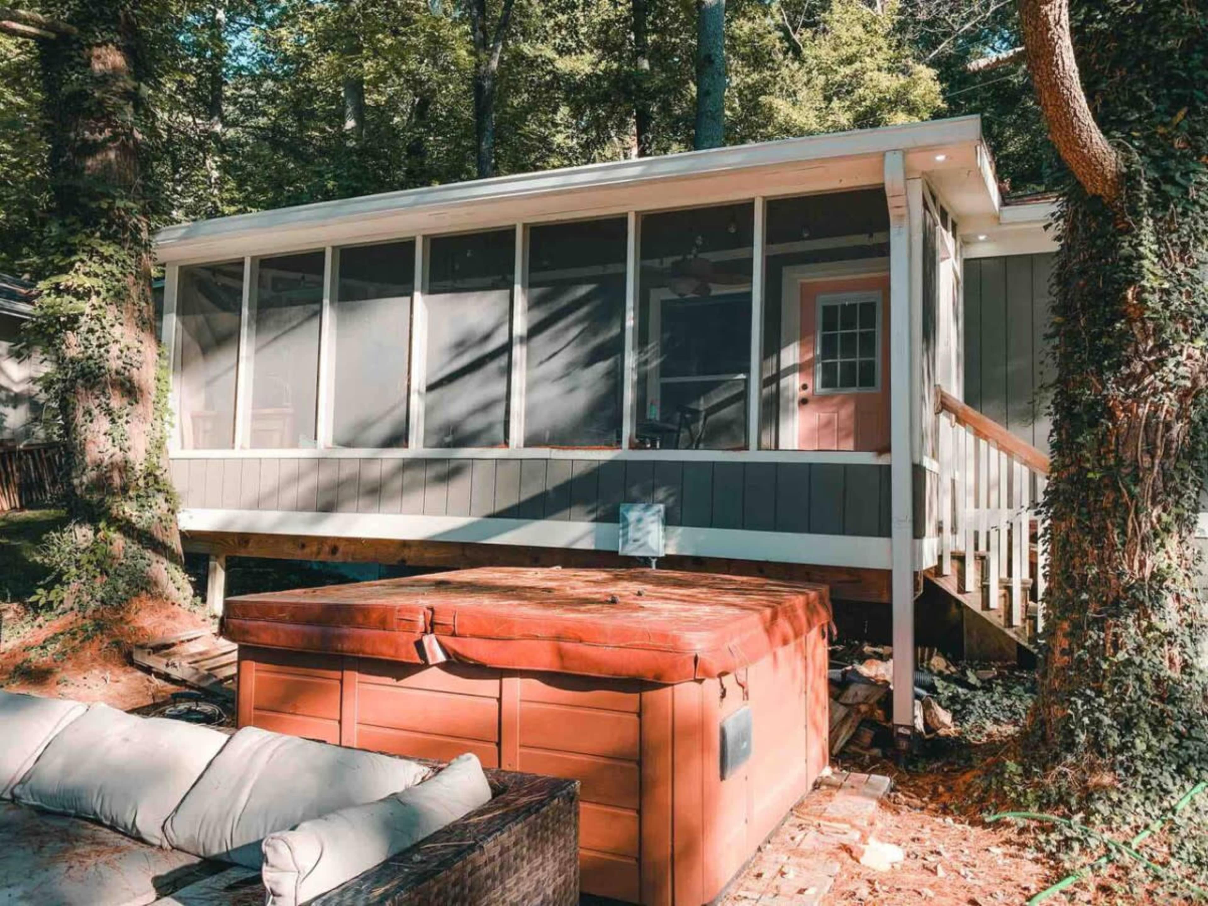 Cozy Cabin on Lake front with Hot tub & firepit Image in Jefferson Township, Martinsville, IN