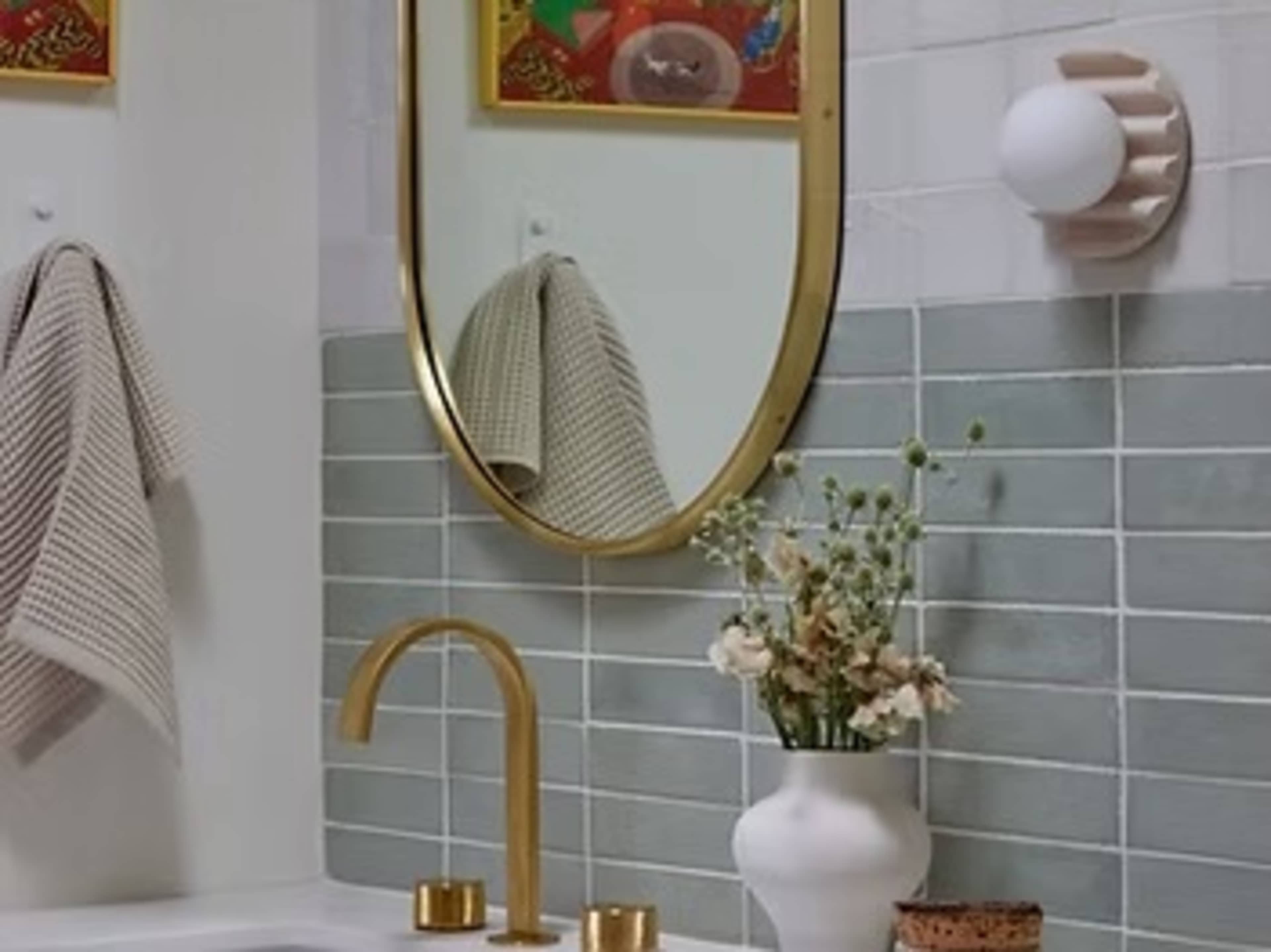 Kids' bedroom and bath access 