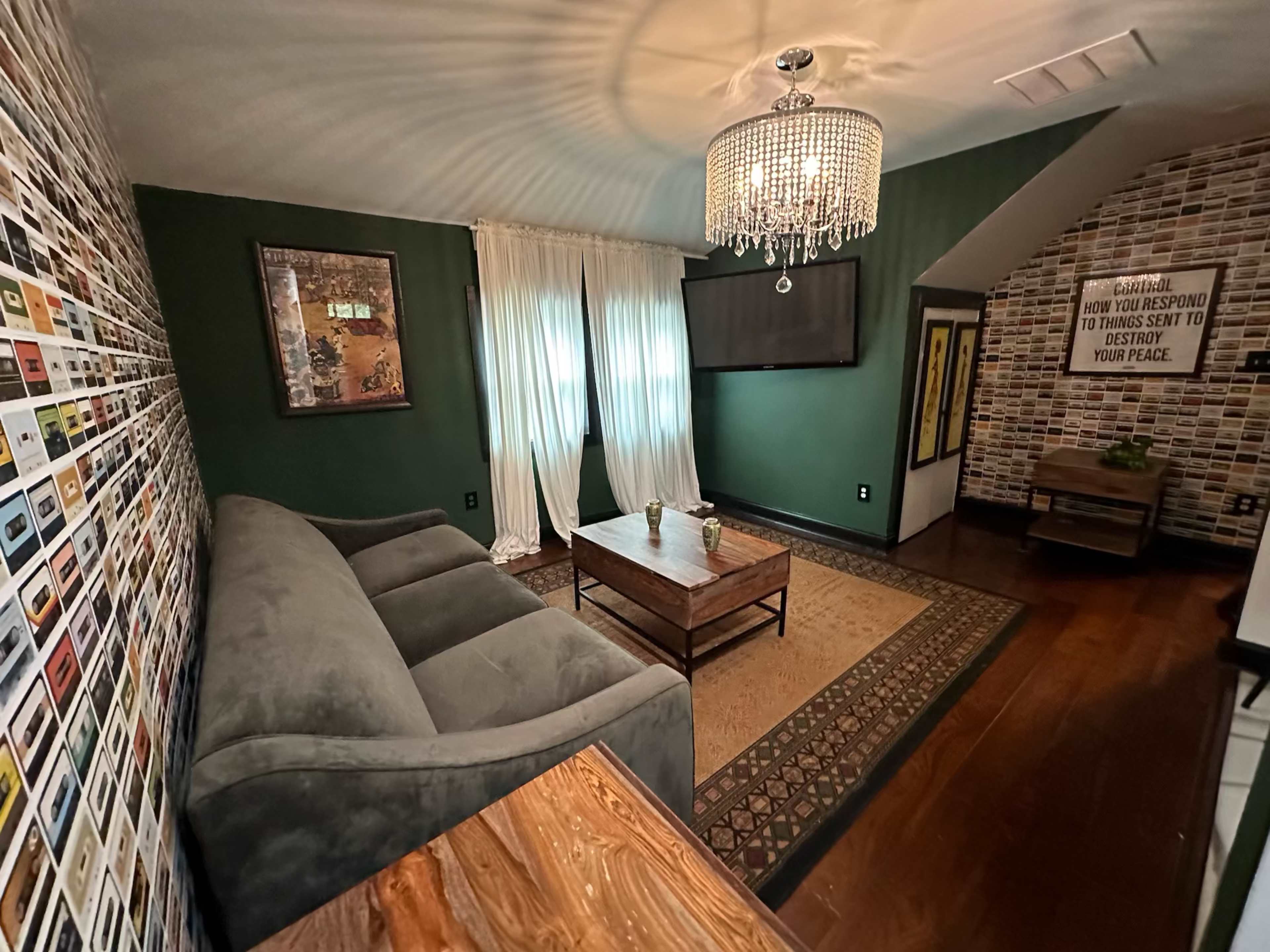 Metro Atlanta Photo House Image in Colonial Hills, East Point, GA