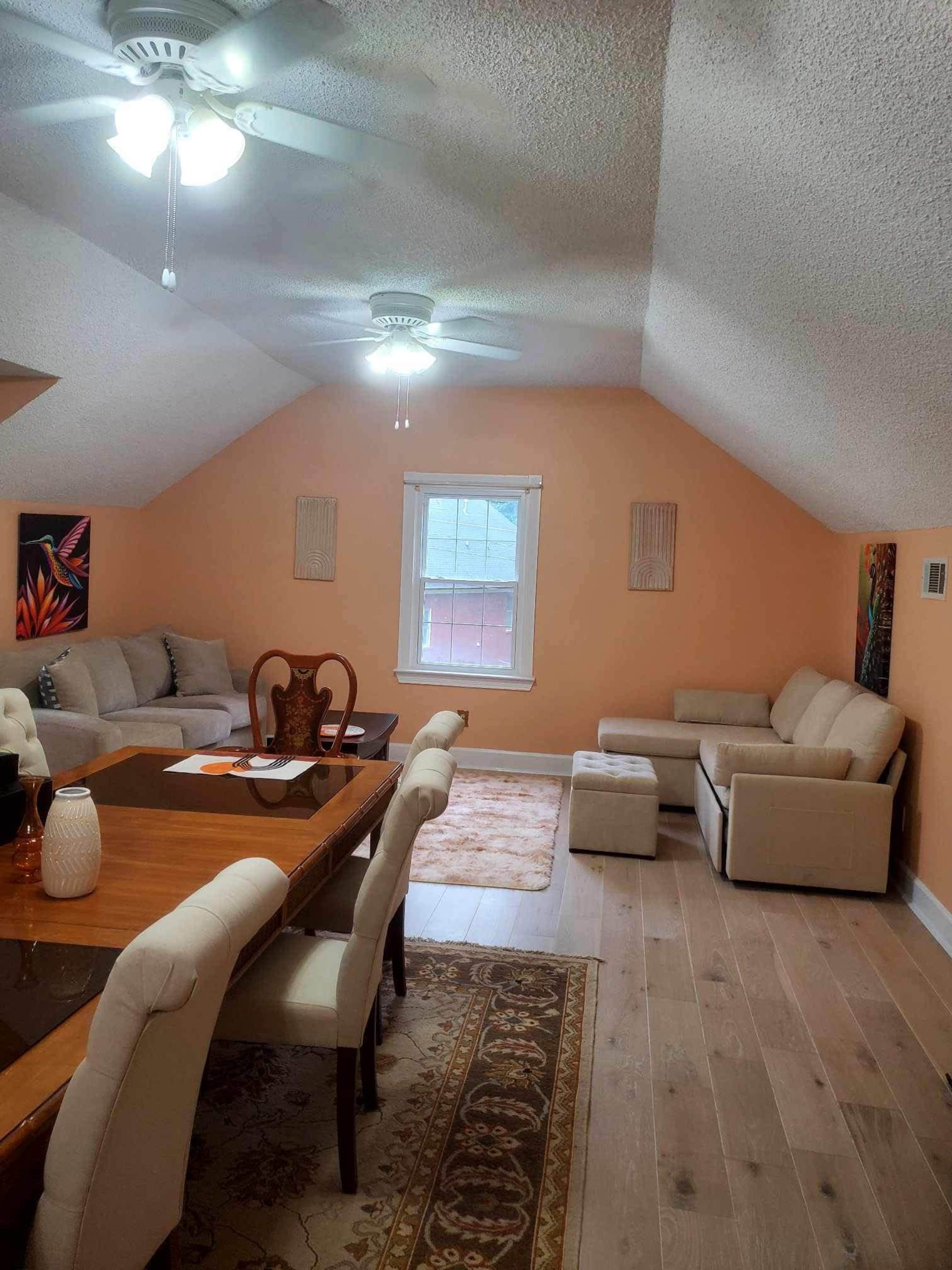 South Fulton small meeting space in a quiet neighborhood. Image in South Fulton, College Park, GA