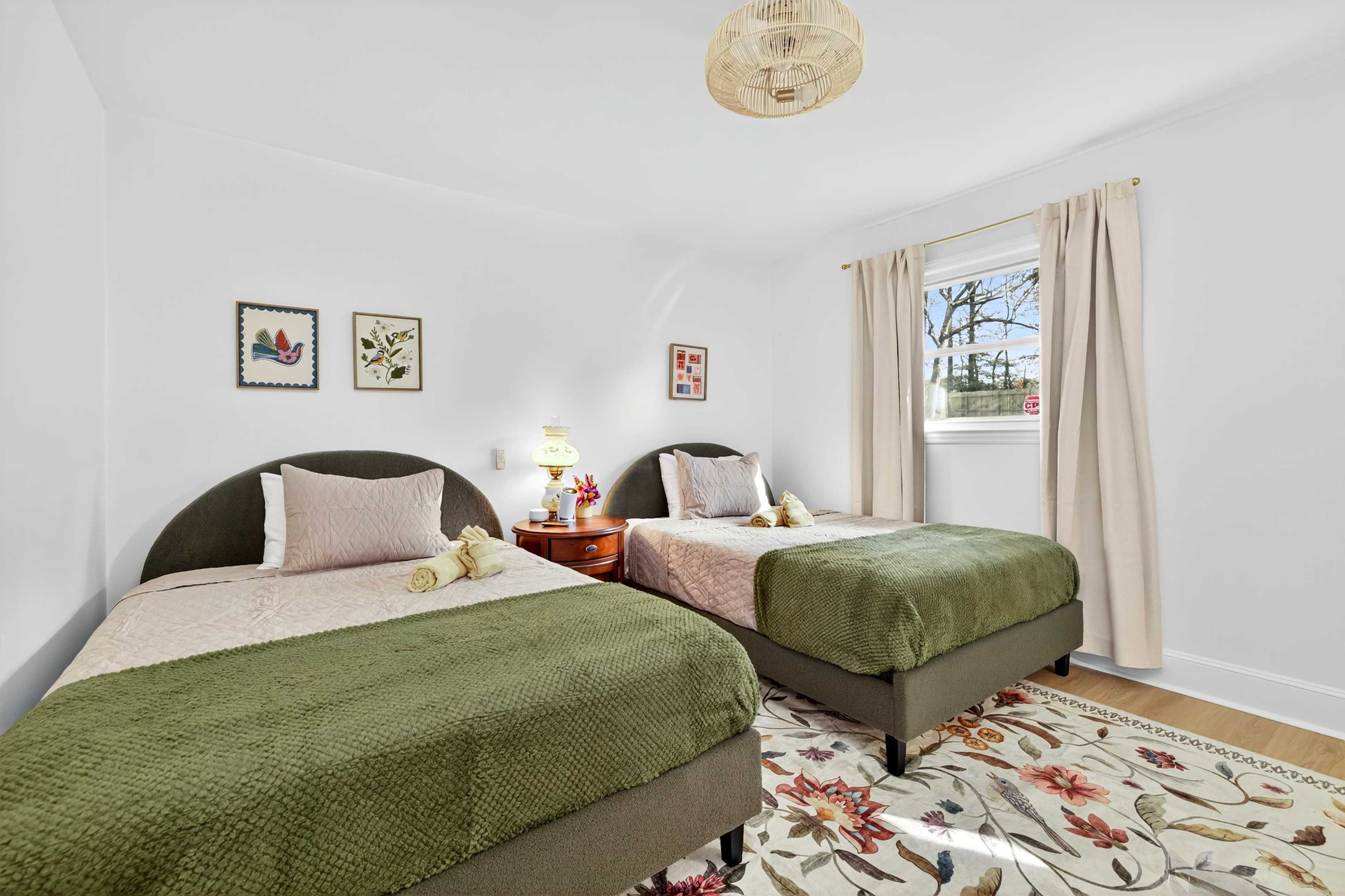 Charming Spacious Home With Pool and Hot Tub Image in Toddville Road, Charlotte, NC