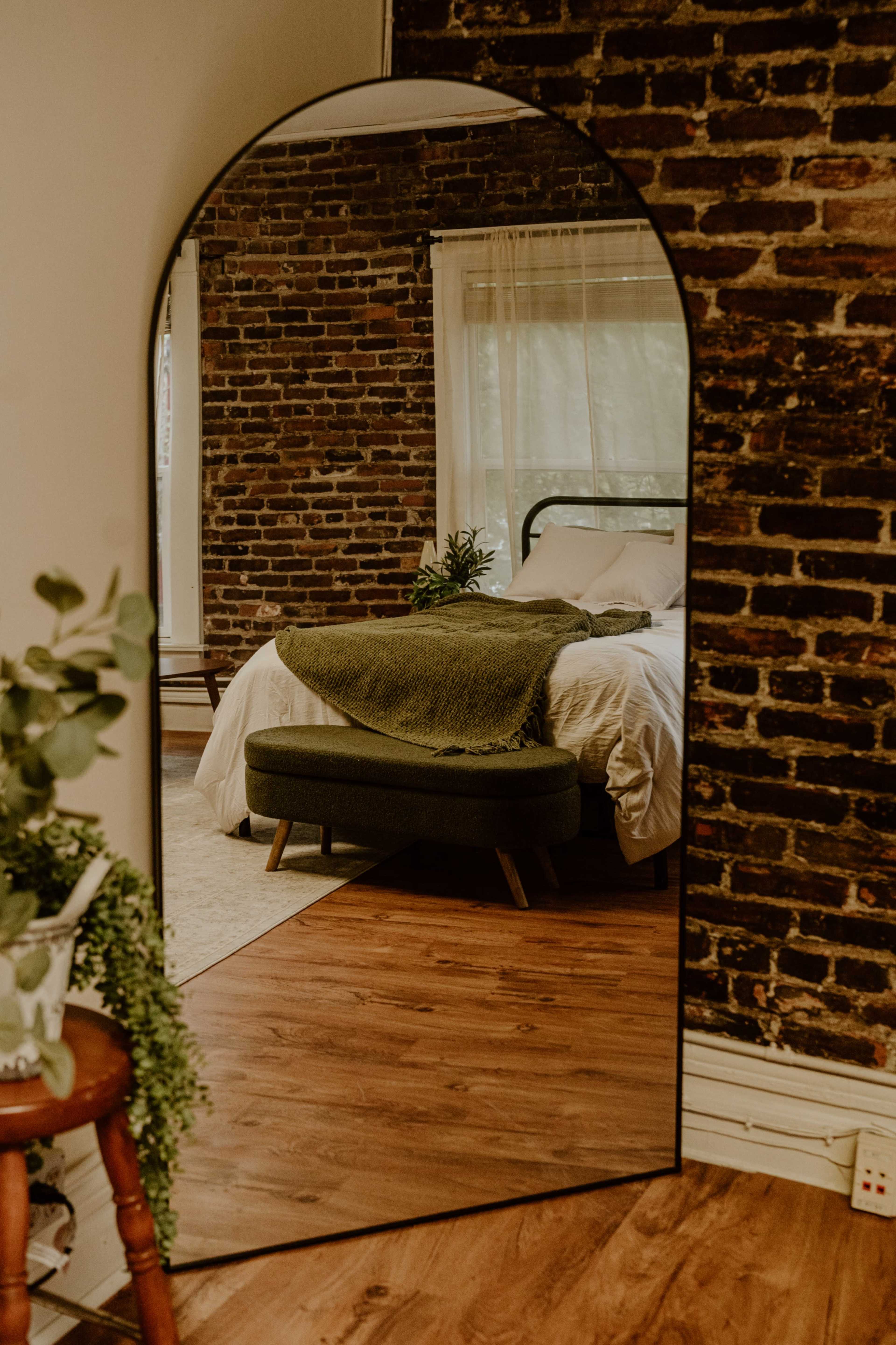 Historic 3rd Street Natural Light Photo Studio Image in McMinnville, McMinnville, OR