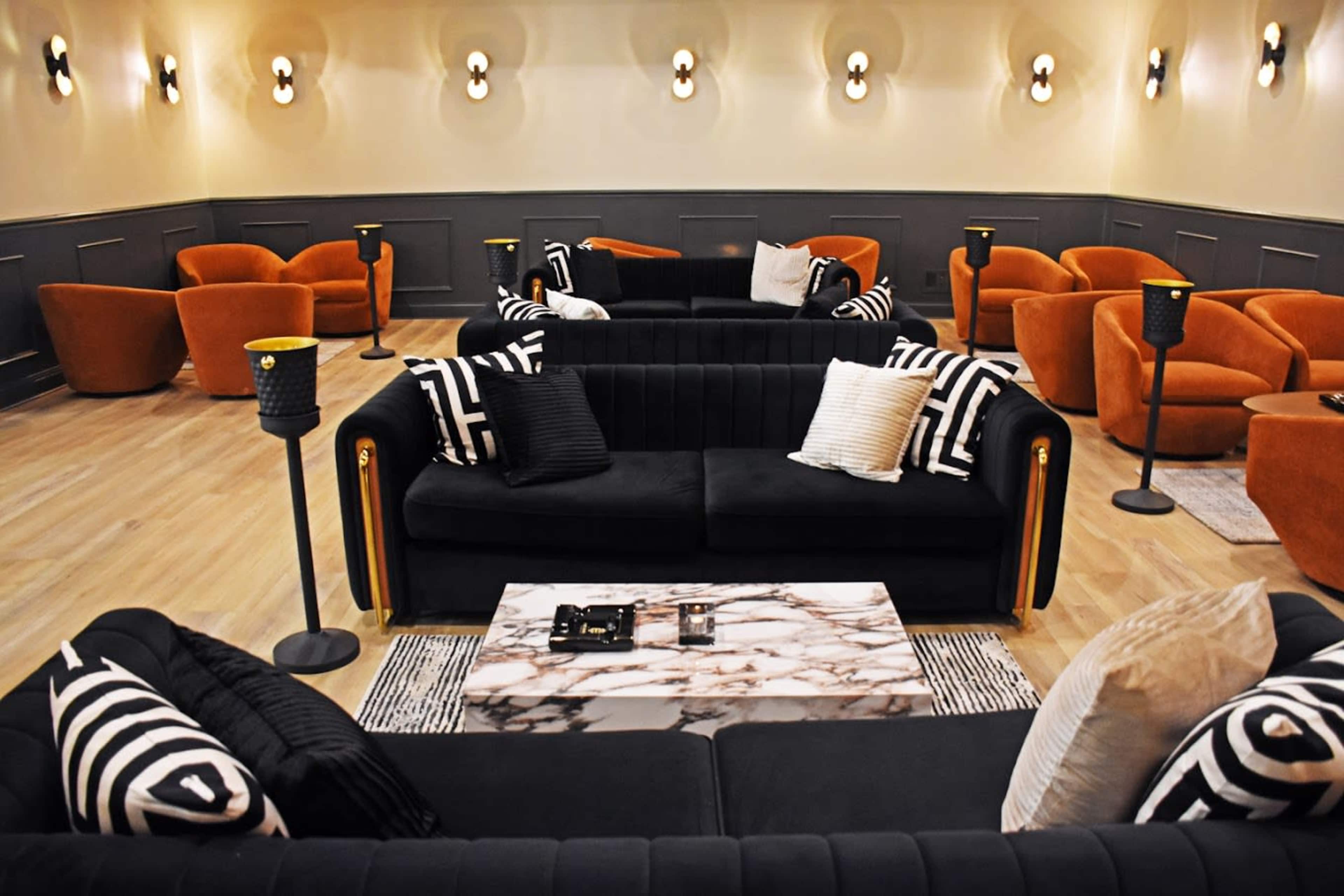 Modern Luxury Lounge – Perfect for Podcasts, Networking, and Photoshoots Image in Bloom Township, Flossmoor, IL