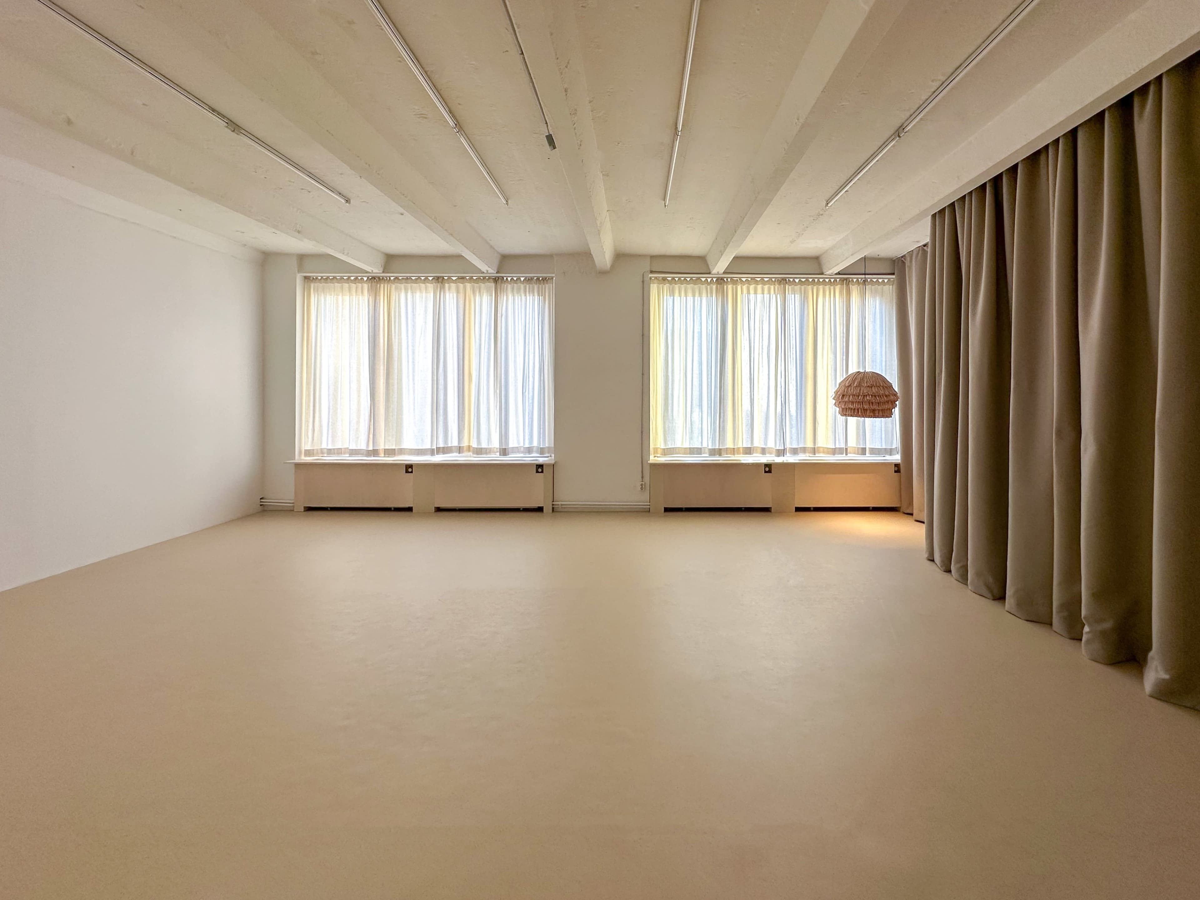 Tageslichtstudio in Neukölln im 3. Stock mit Ausblick Image in Neukölln, Berlin, 