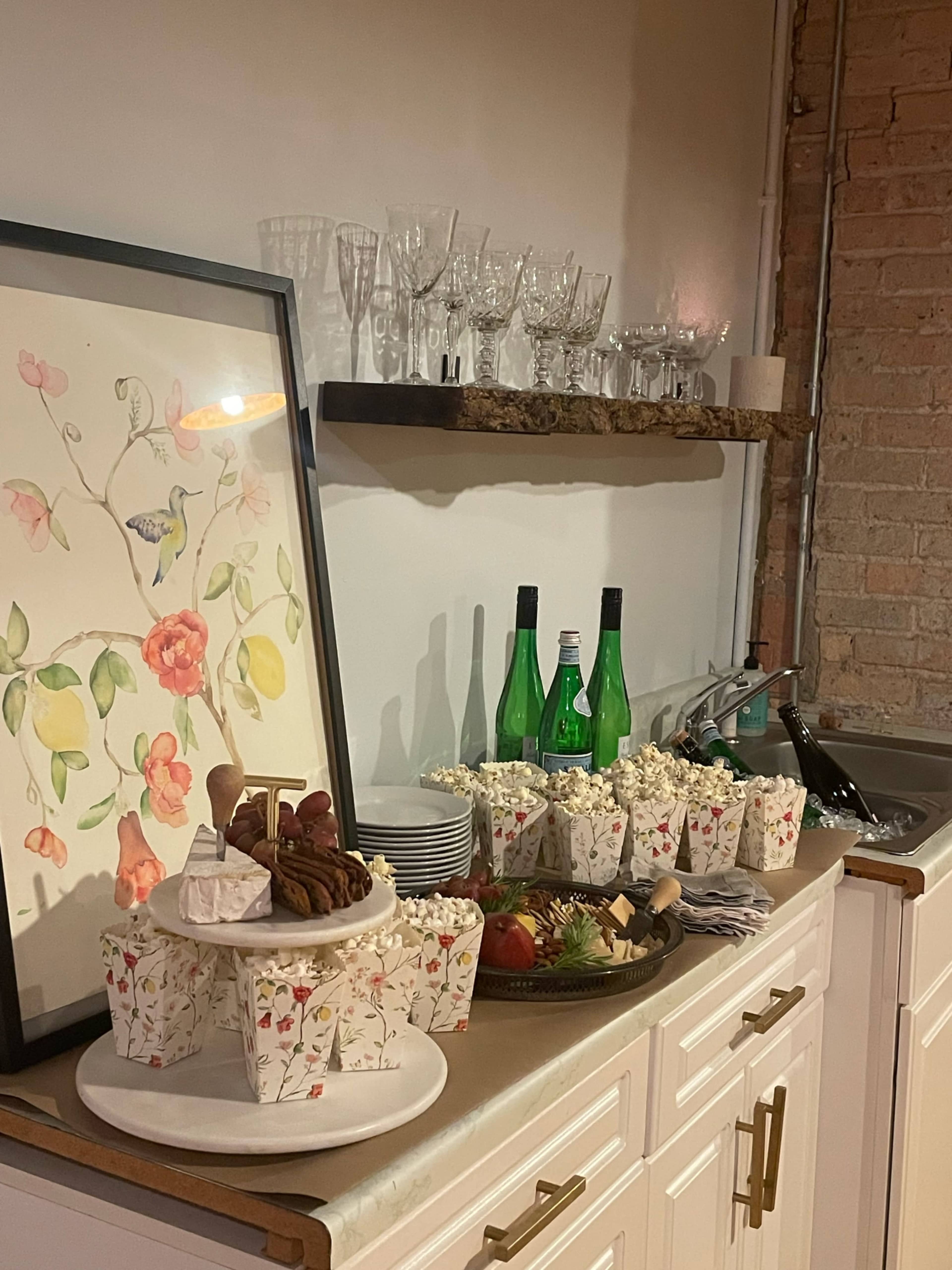 Ravenswood Light Filled Loft Image in Lake View, Chicago, IL