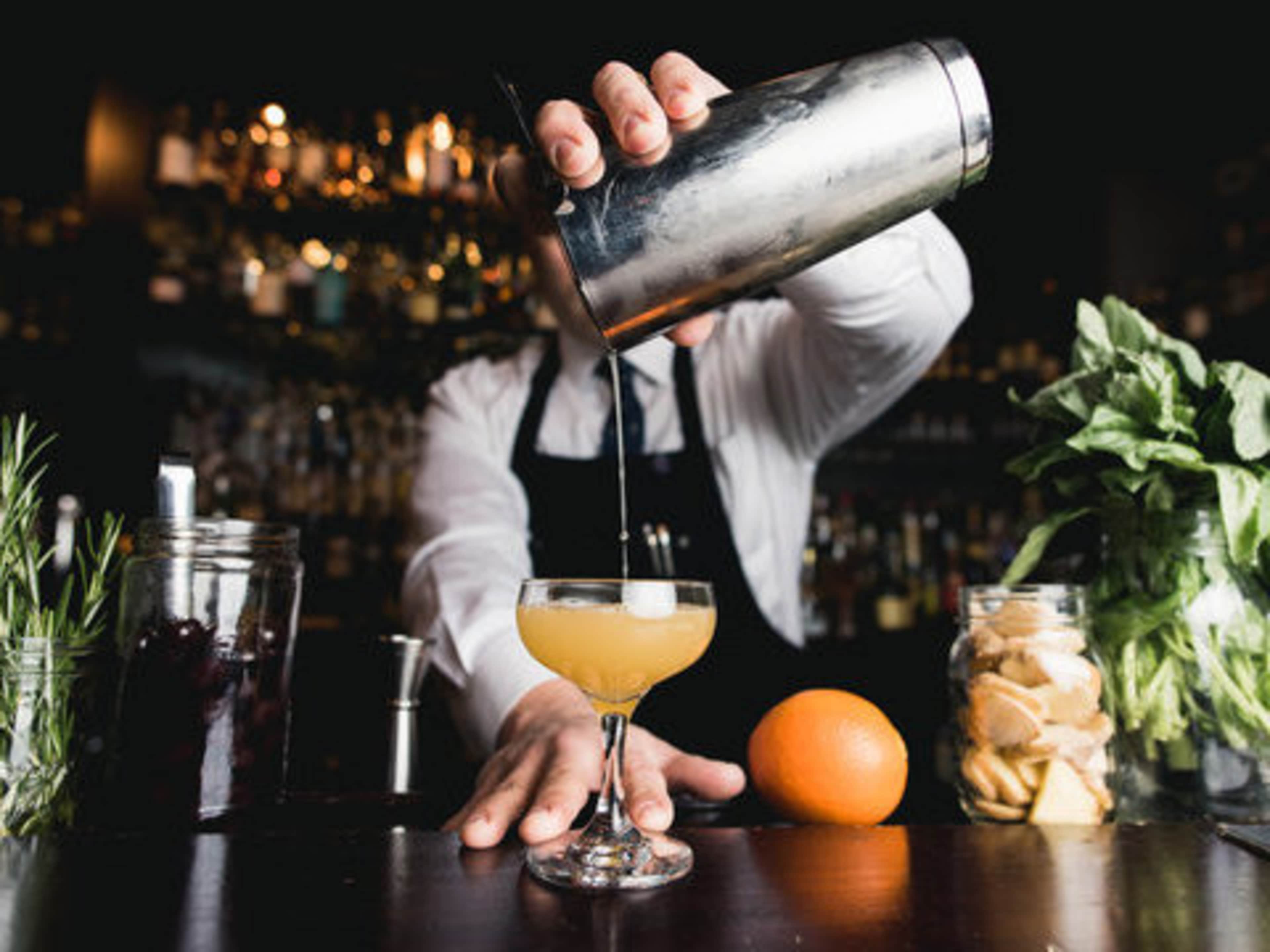 2 Bartenders (Open bar)
