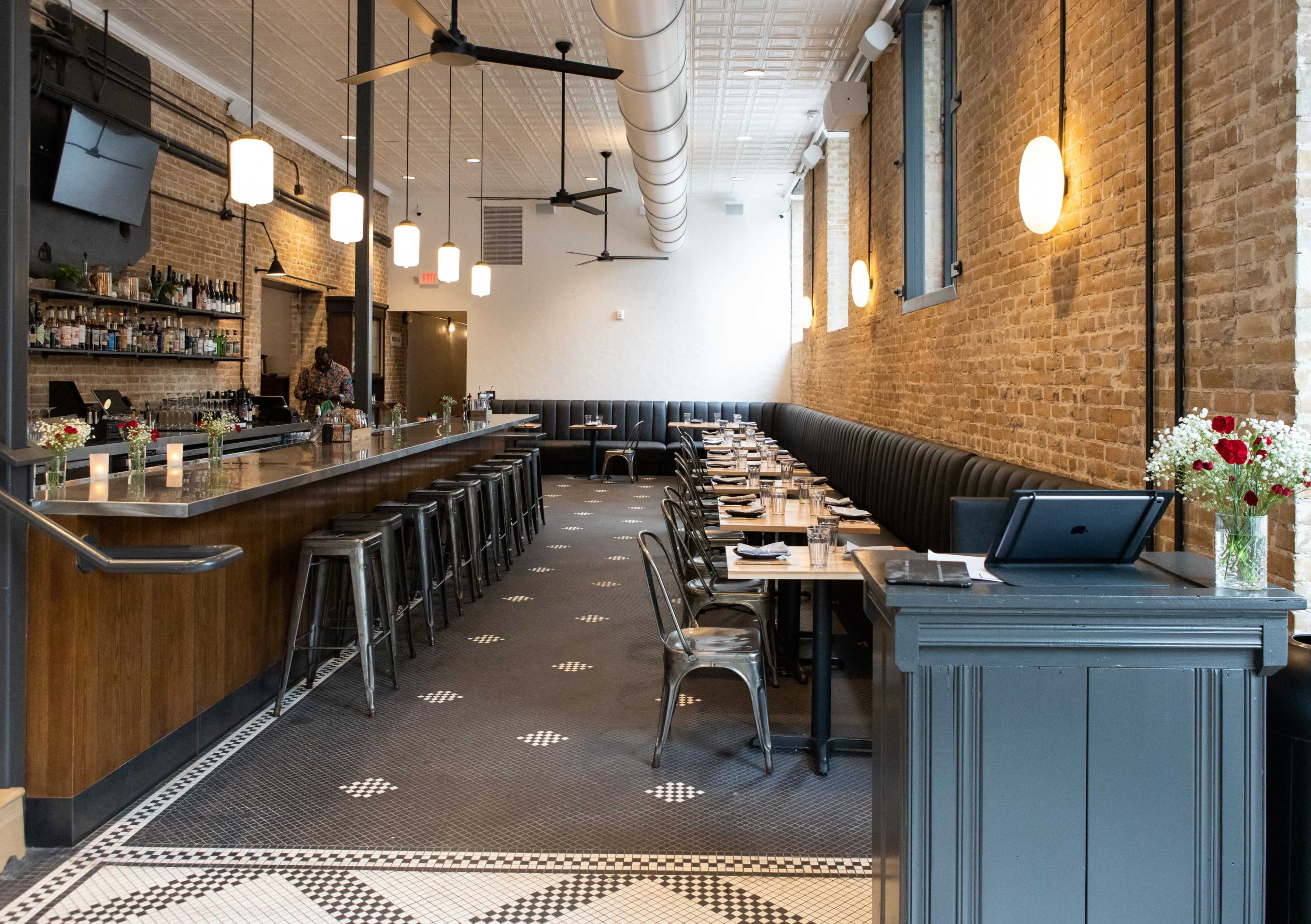 Downtown Restaurant with Outdoor Patio Image in Downtown Austin, Austin, TX