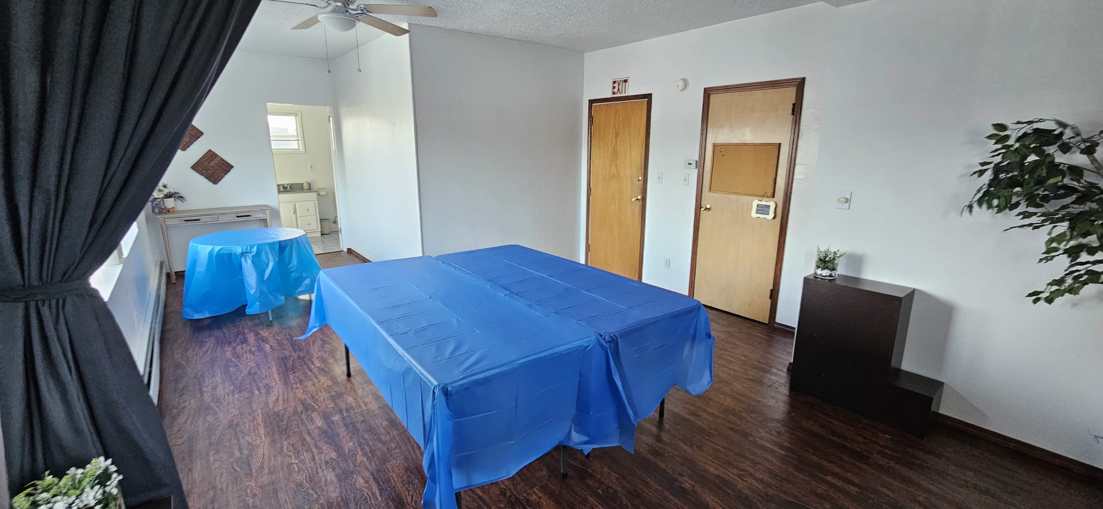 Upstairs 500 sq ft urban space with bathroom in SE Hawthorne Historic District Image in Richmond, Portland, CA