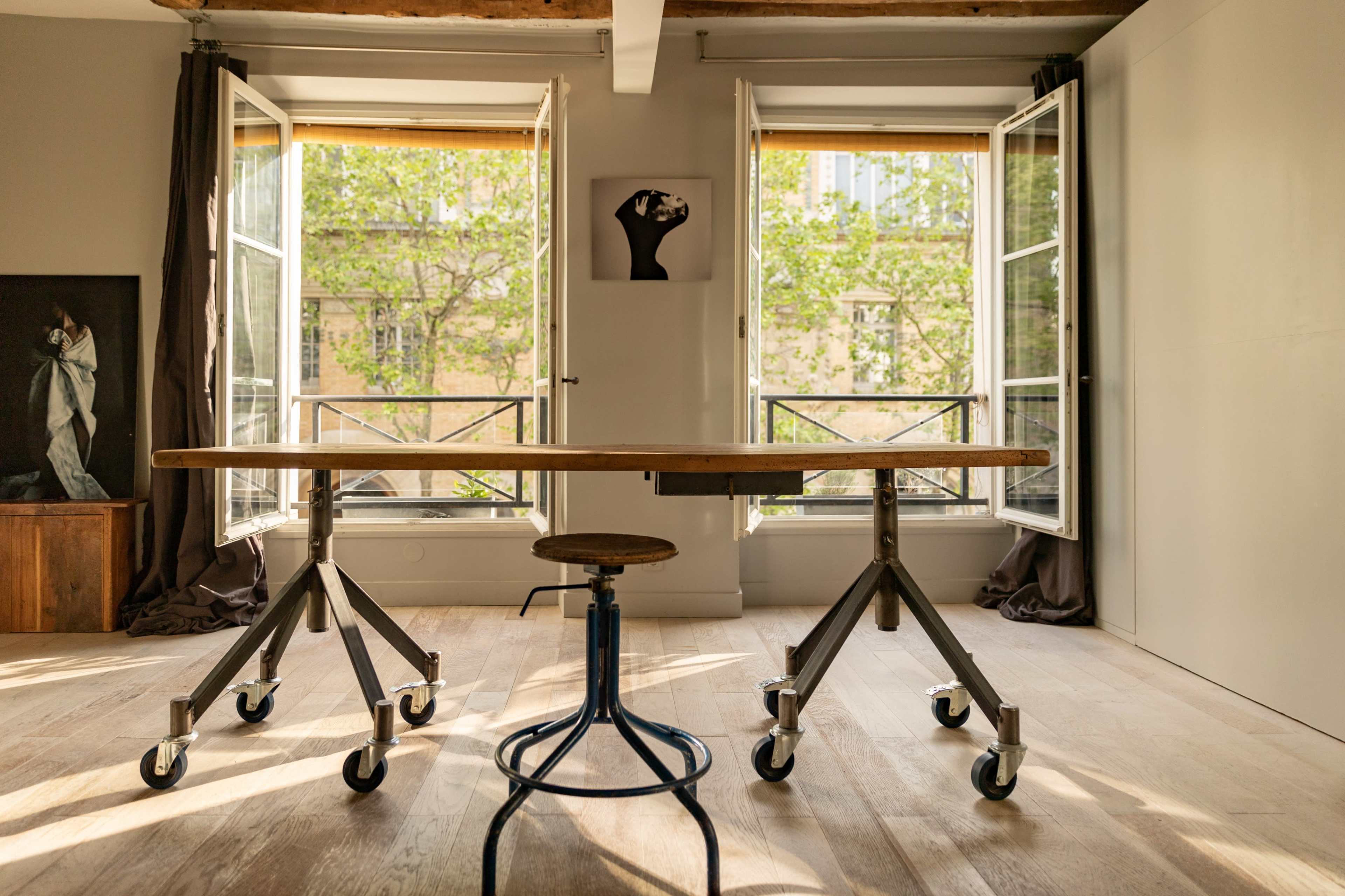 Beautiful Showroom and Photo Studio in the Haut Marais, Paris Image in Enfants-Rouges, 75003 - PARIS 03, 