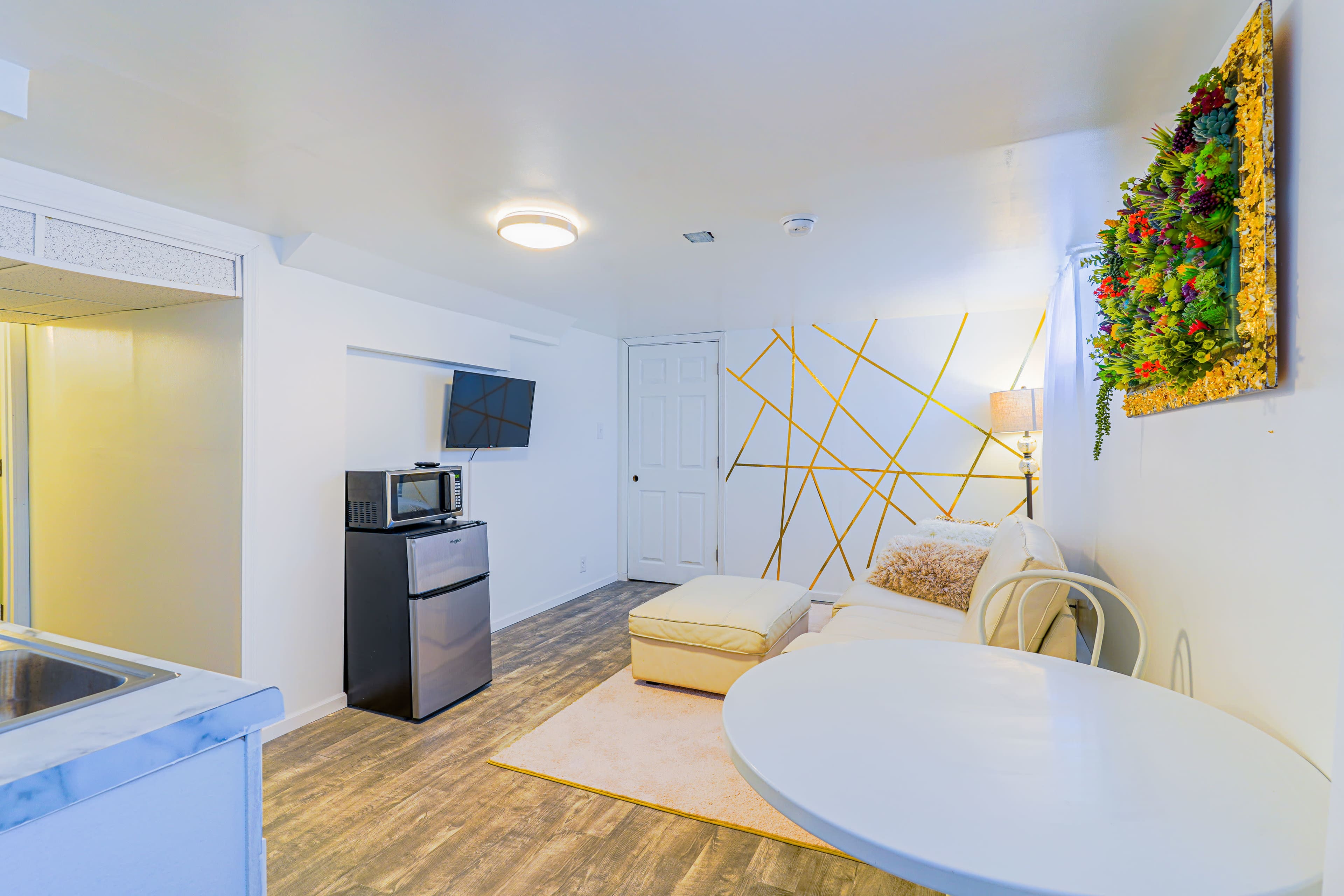 Newly built king suite Image in Payne - Phalen, St. Paul, MN