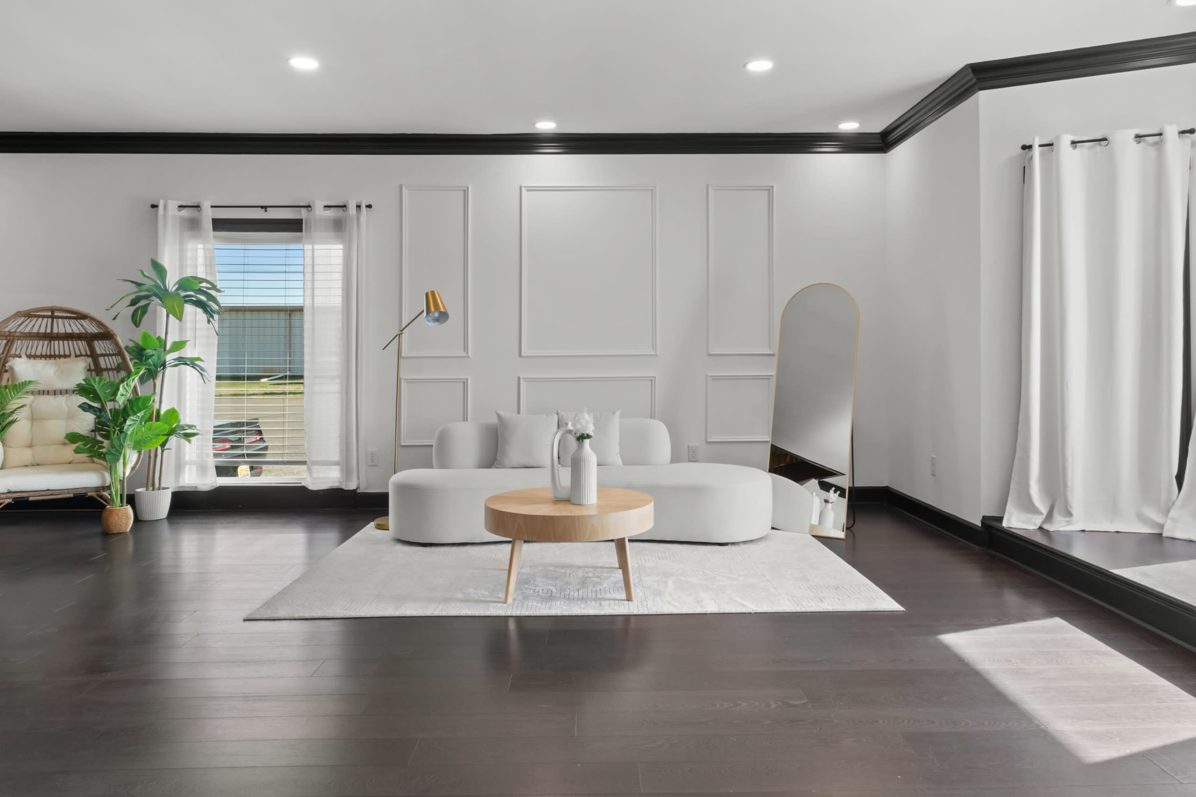 Luxurious Content Creator Studio Image in Huntsville, Huntsville, AL