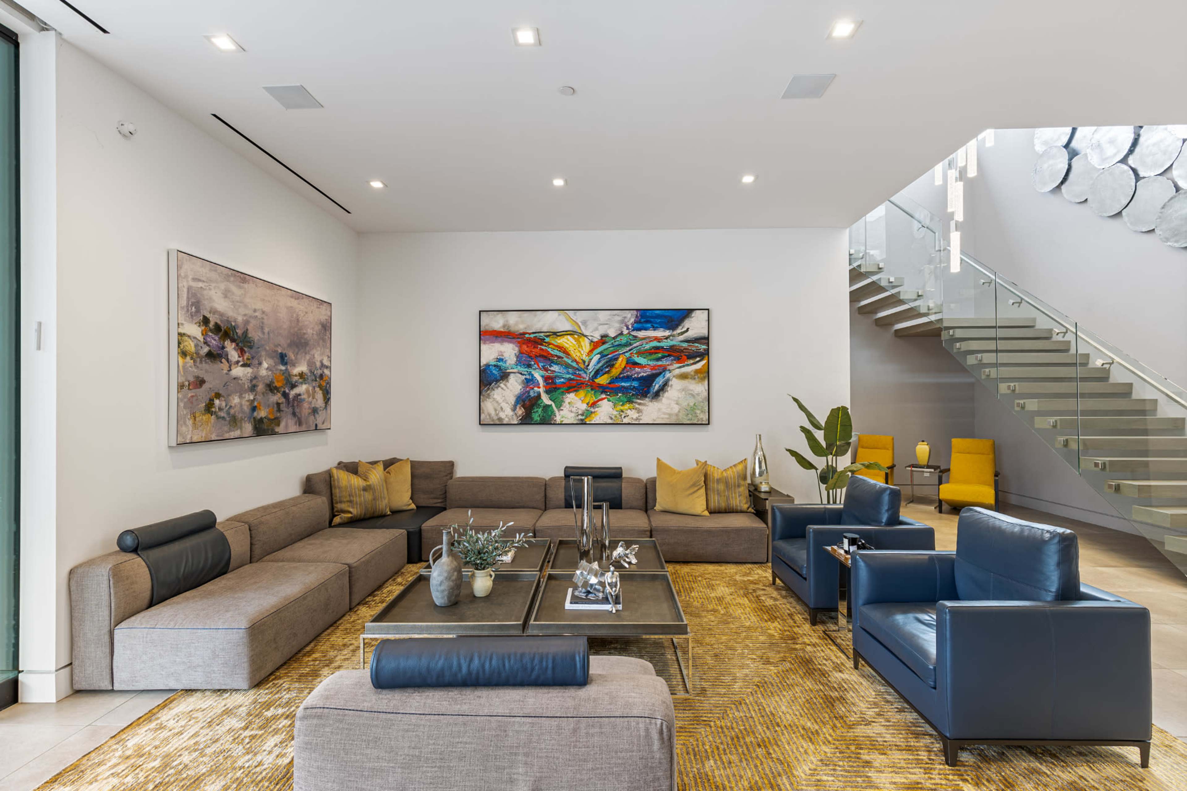 SLEEK DESERT MODERN/ COURTYARD POOL & VIEWS Image in Tarzana, Los Angeles, CA