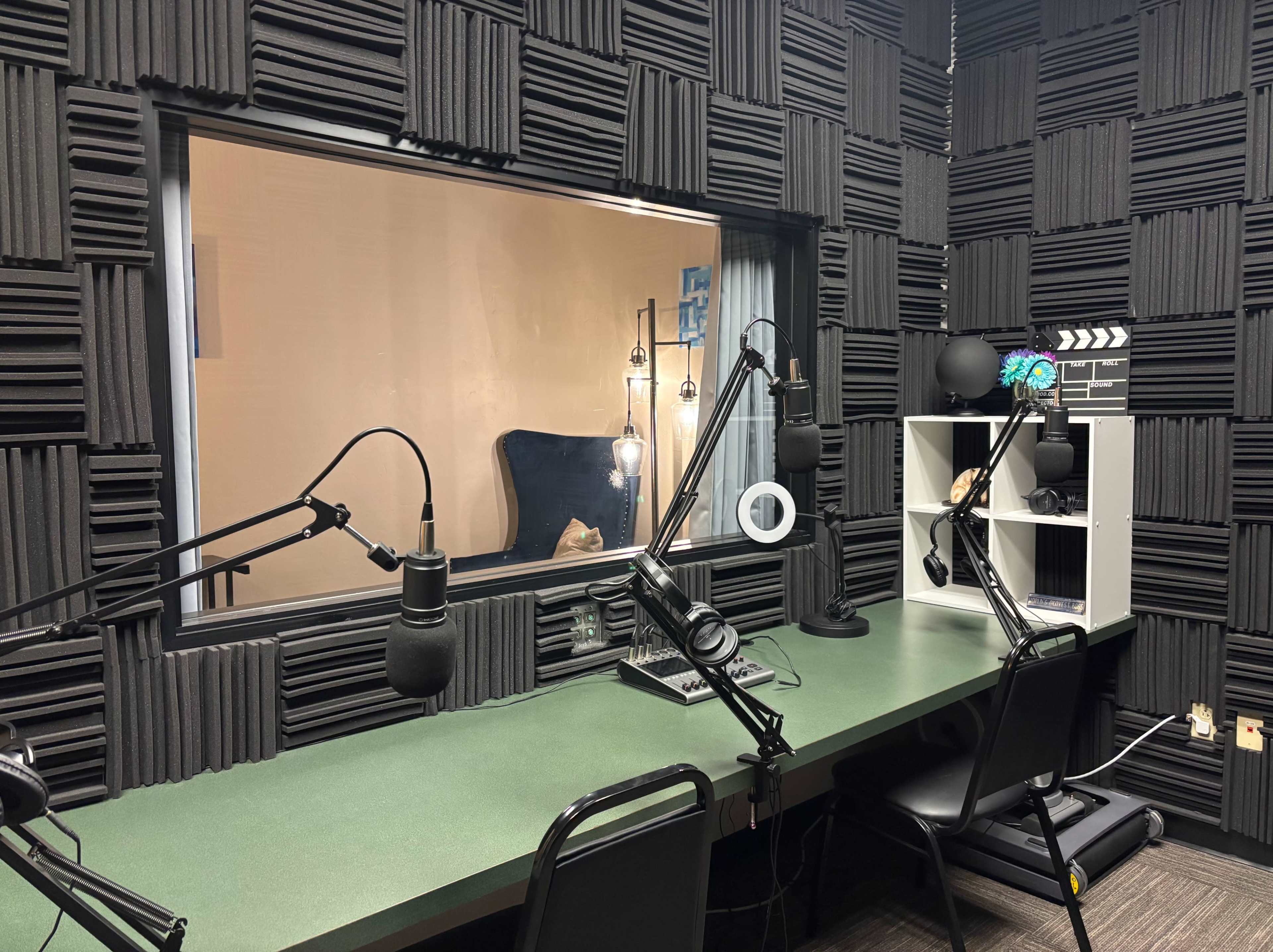East Central Podcast Studio Image in El Gheko, Tucson, AZ