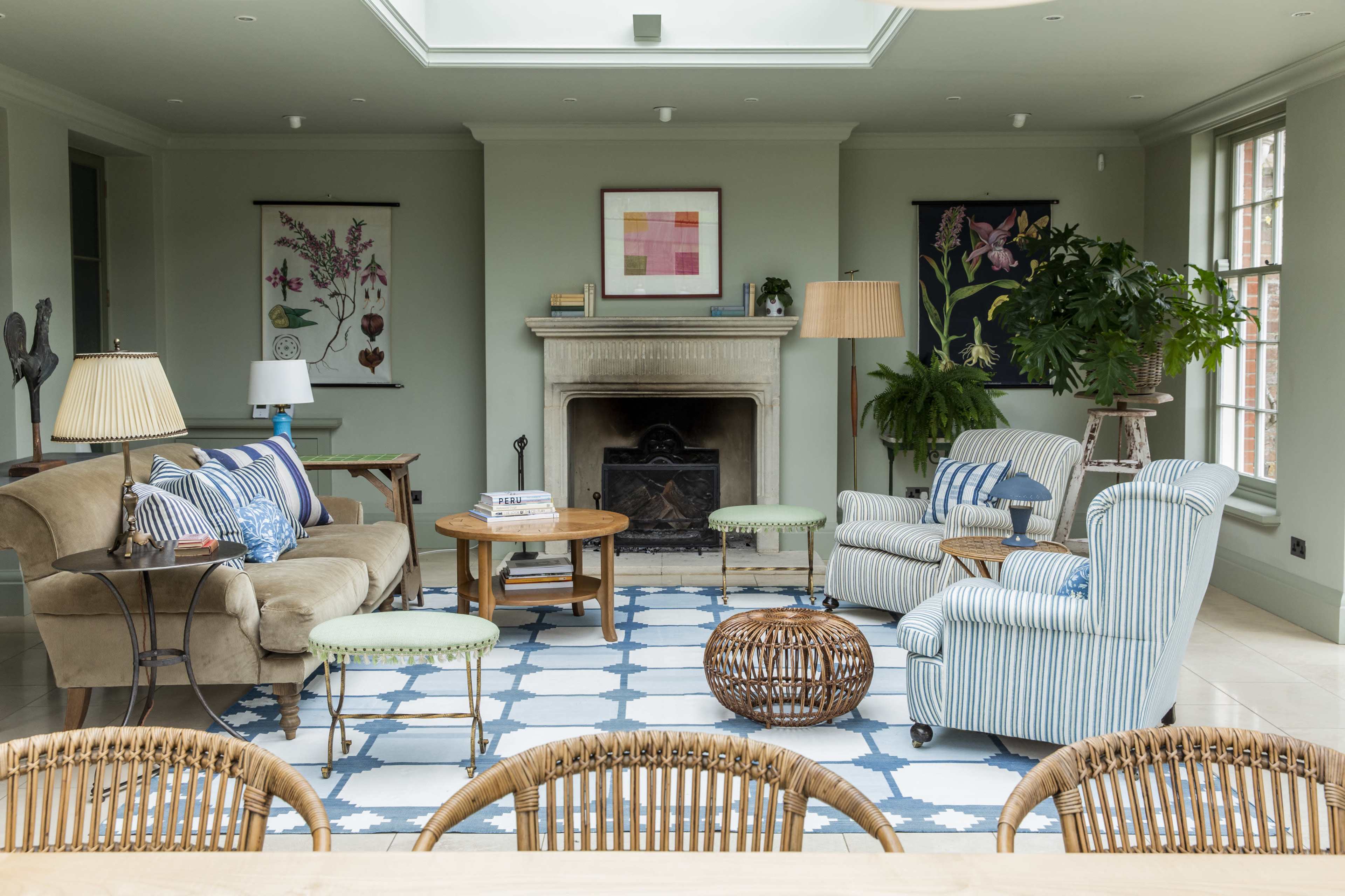 Georgian Manor House in Berkshire, With Seven Acres of Grounds Image in Yattendon, Berkshire, ENG