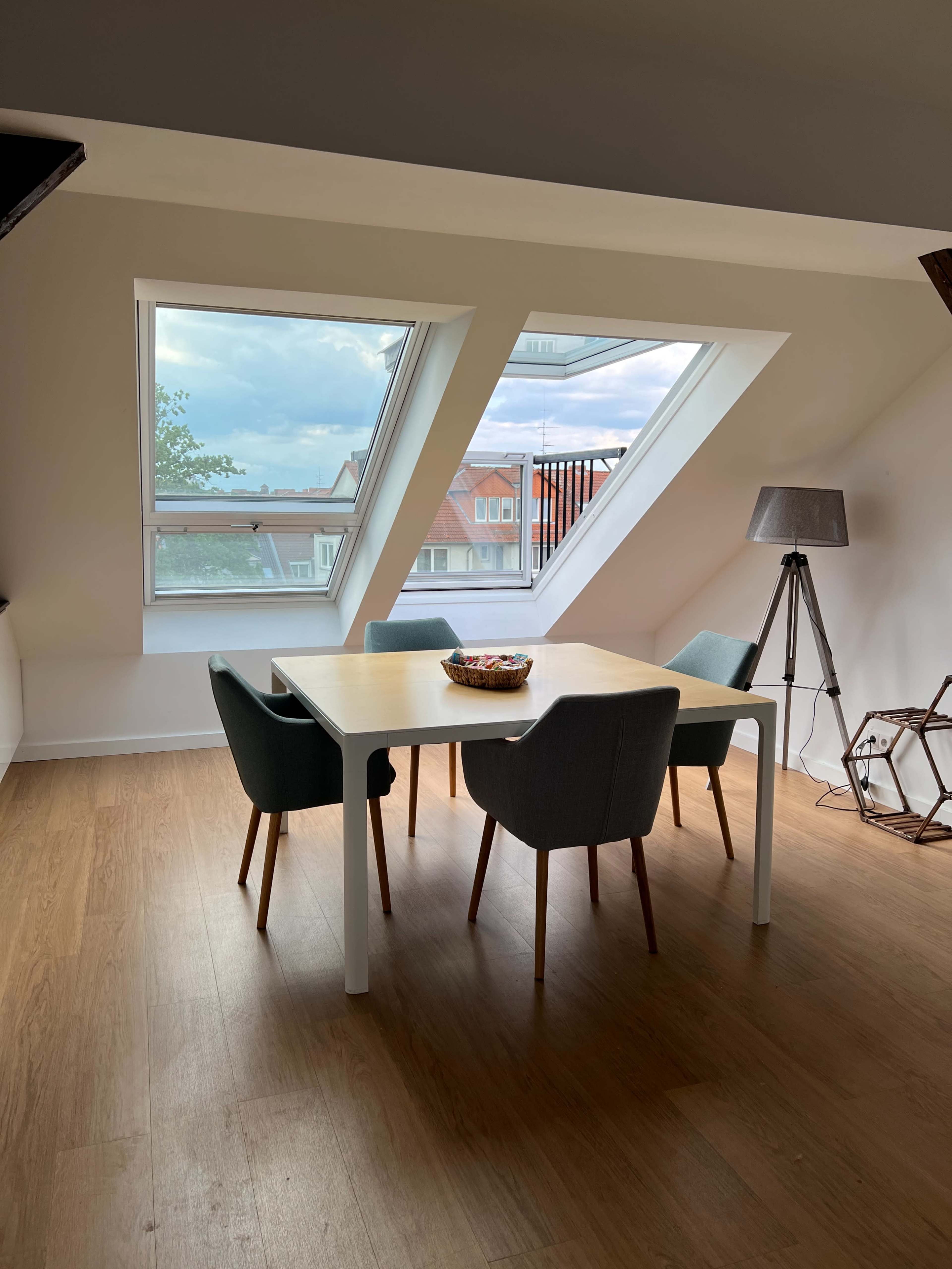 Lichtdurchfluteter Seminar- & Workshopraum im Herzen von Hannover  am Wochenende mieten Image in Südstadt, Hannover mitte