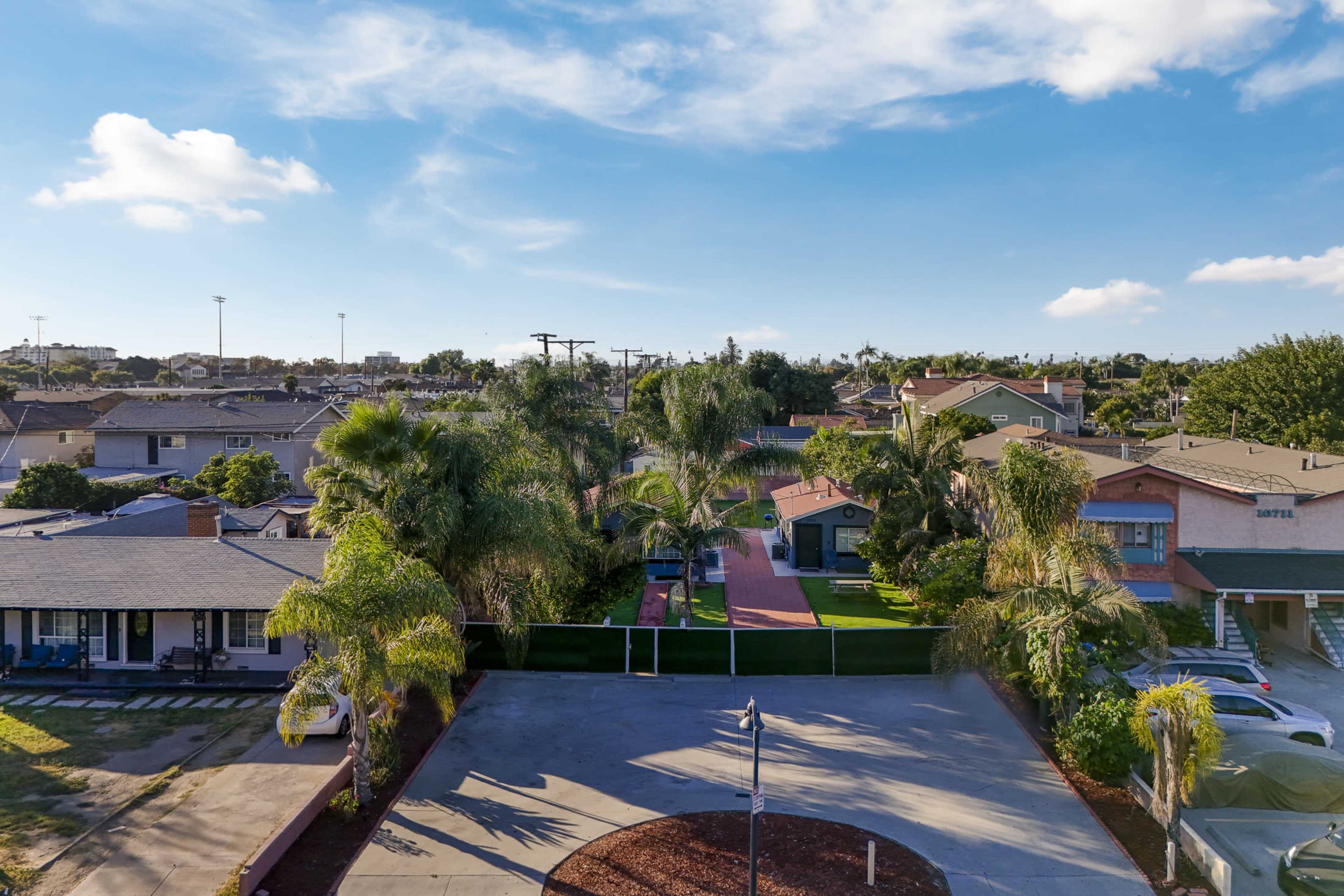 SERENITY SOCIAL EVENTS- LUXURY PRIVATE 1 ACRE| COMPOUND Image in Downey, downey, CA