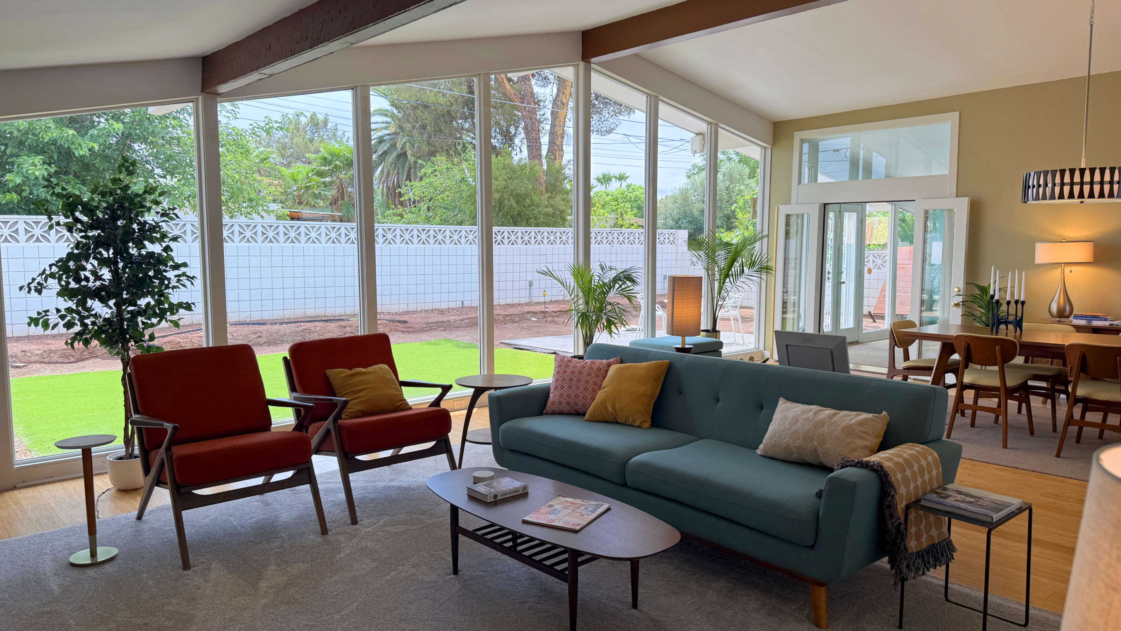 Mid-Century Masterpiece with Wall-to-Wall Windows Image in Paradise, Las Vegas, NV