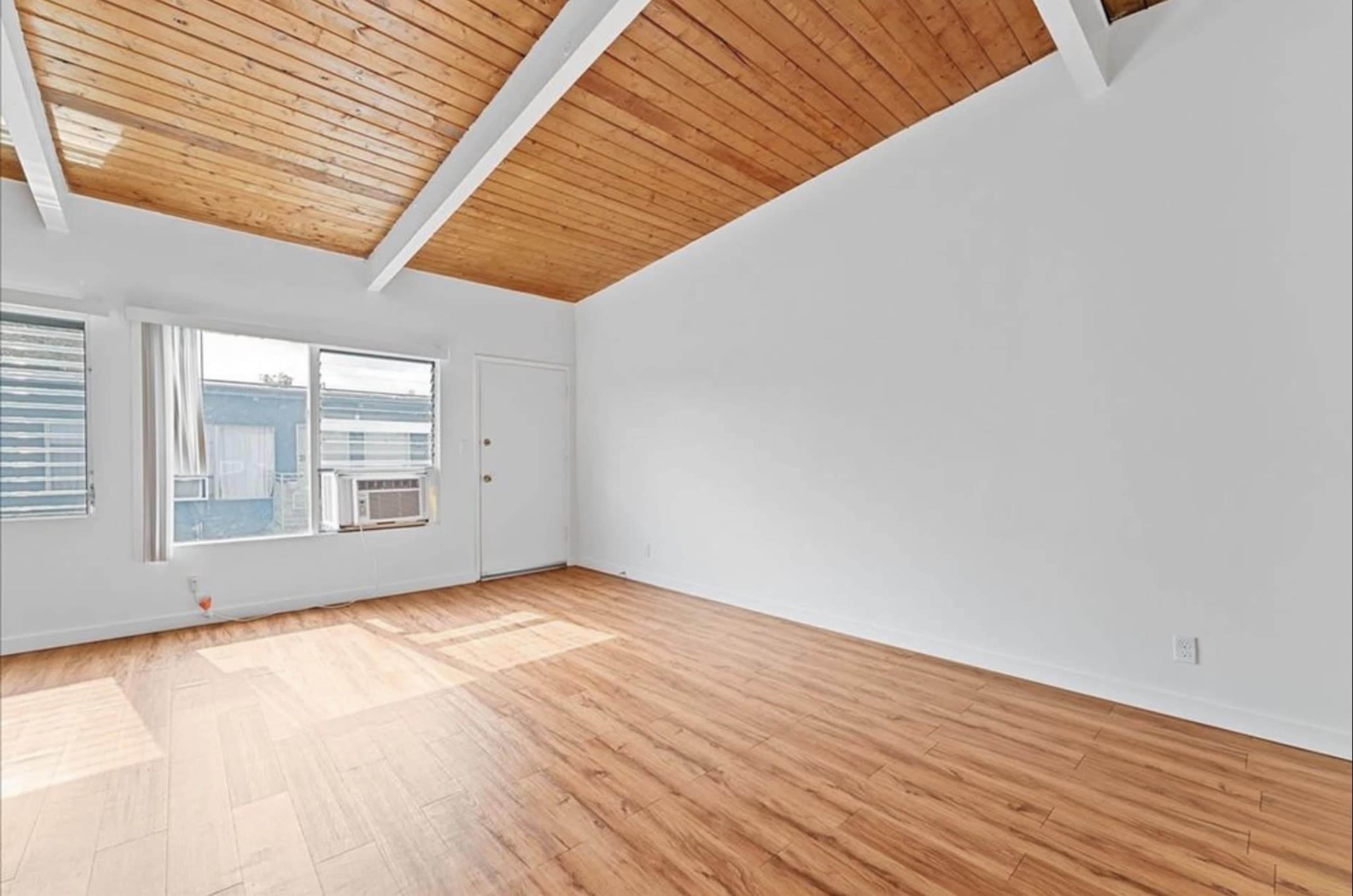 Quintessential Valley Apartment Image in North Hollywood, North Hollywood, CA