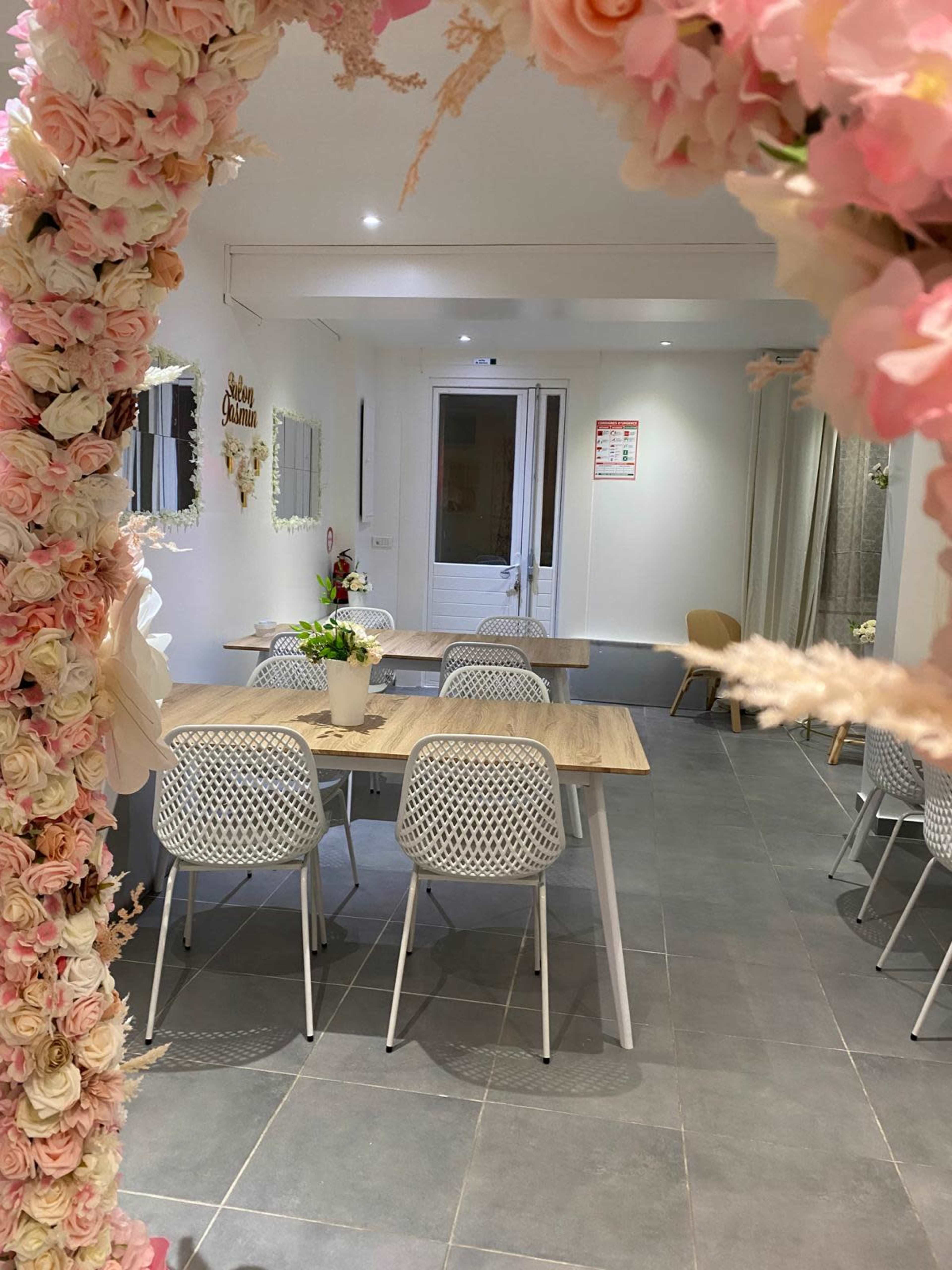 Lieu Instagrammable : Décoration chic pour photos et événements Image in , MONTLUEL