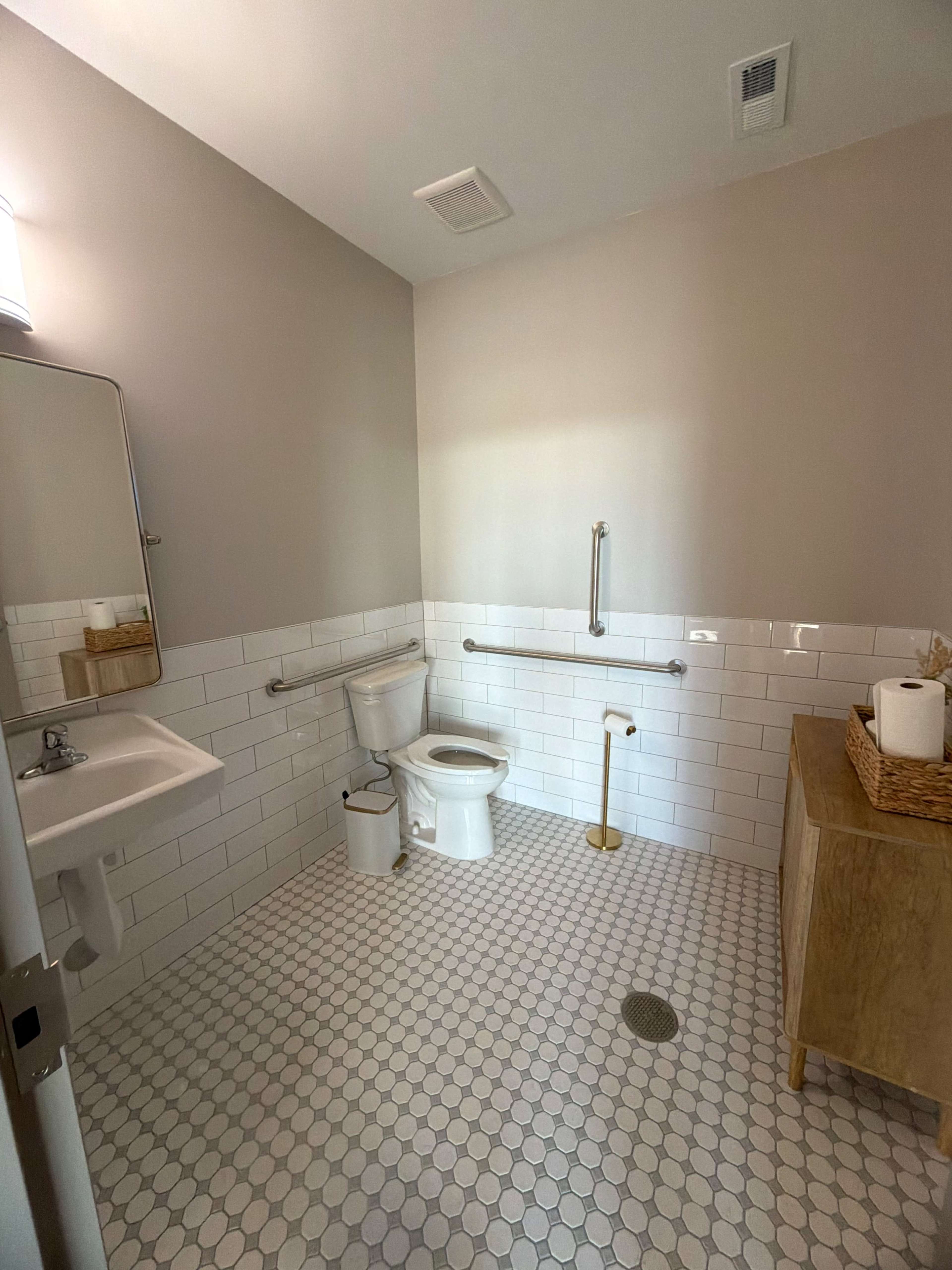 Speakeasy Rentable Micro Space Image in Prairie Township, Lee's Summit, MO