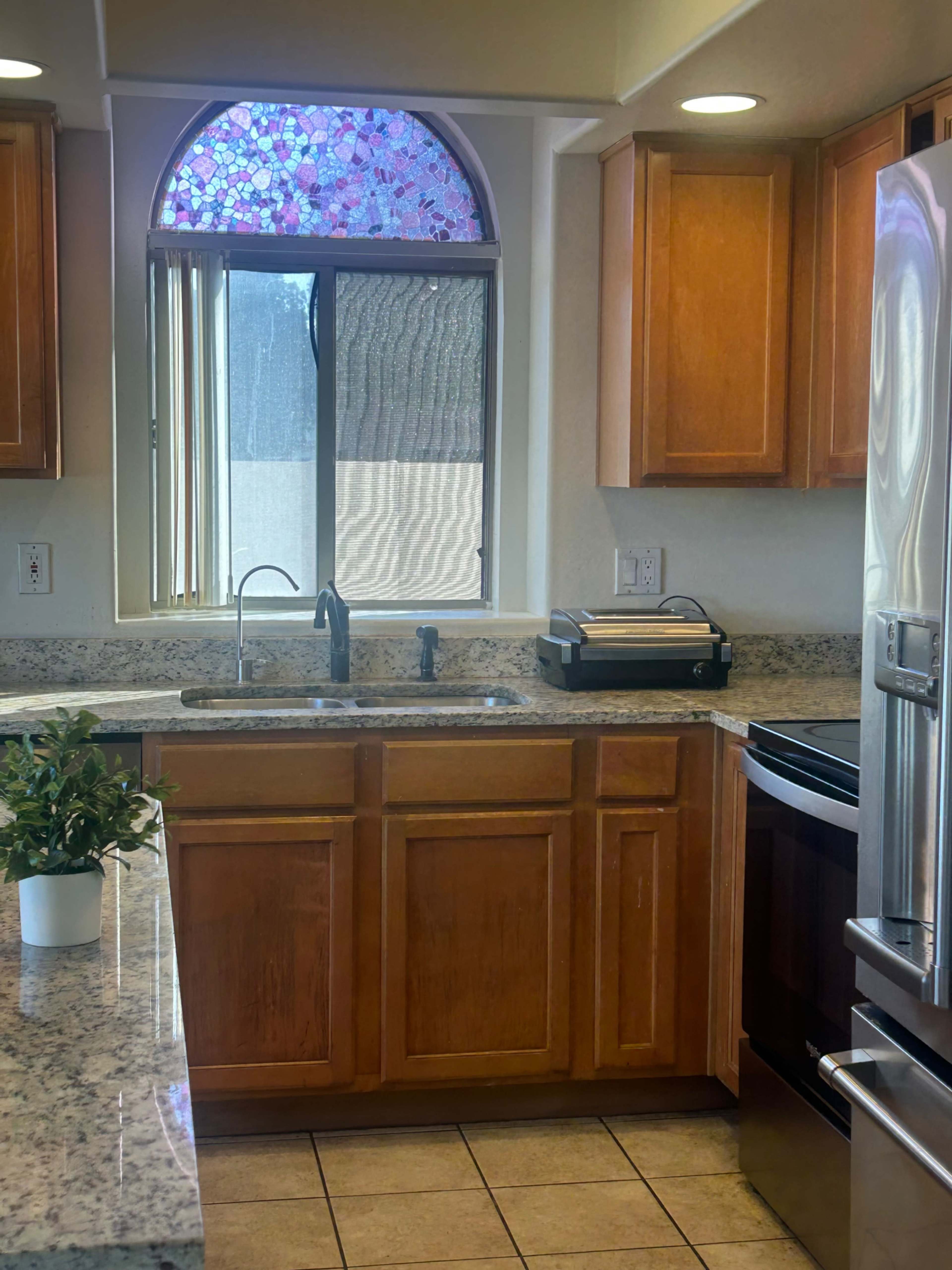 All-In-One Chef’s Kitchen Studio | Luxury Lounge & Backyard Included Image in Cobblefield HOA, Glendale, AZ