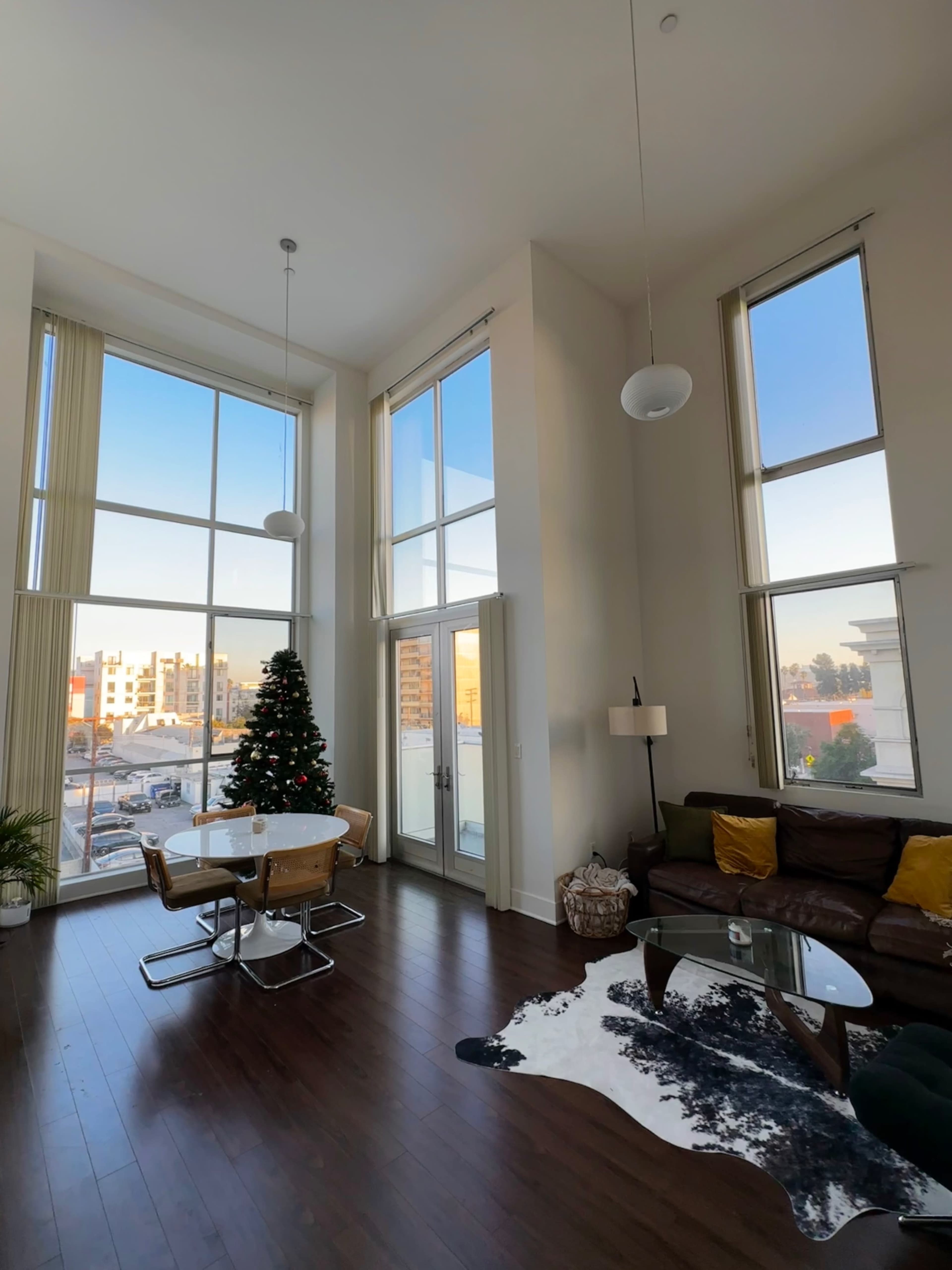 Downtown Loft with 20 foot ceilings Image in Downtown, Glendale, CA